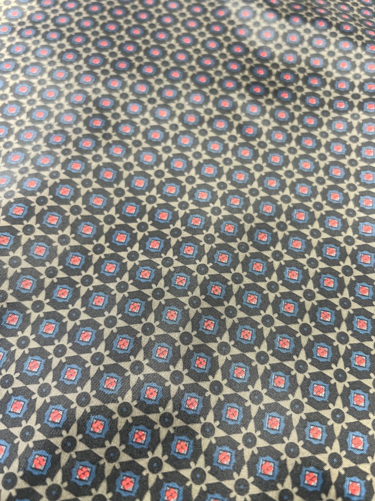 lining small design blue red