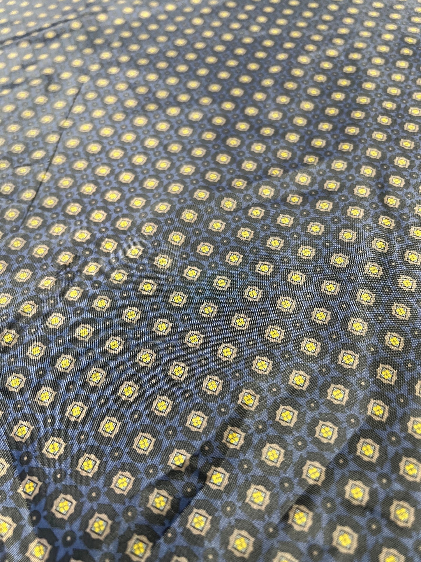 lining small design blue yellow