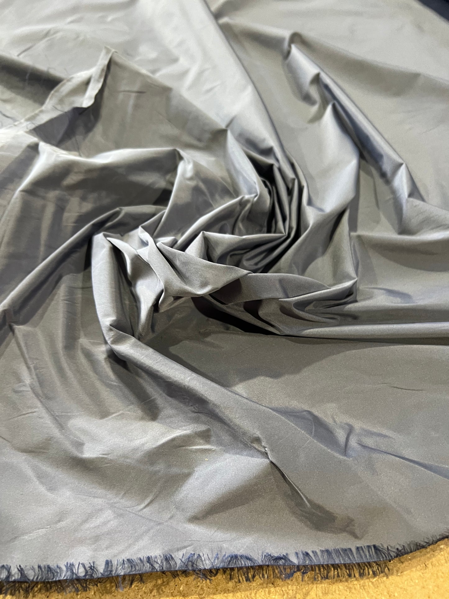 Light Taft 007 mid grey