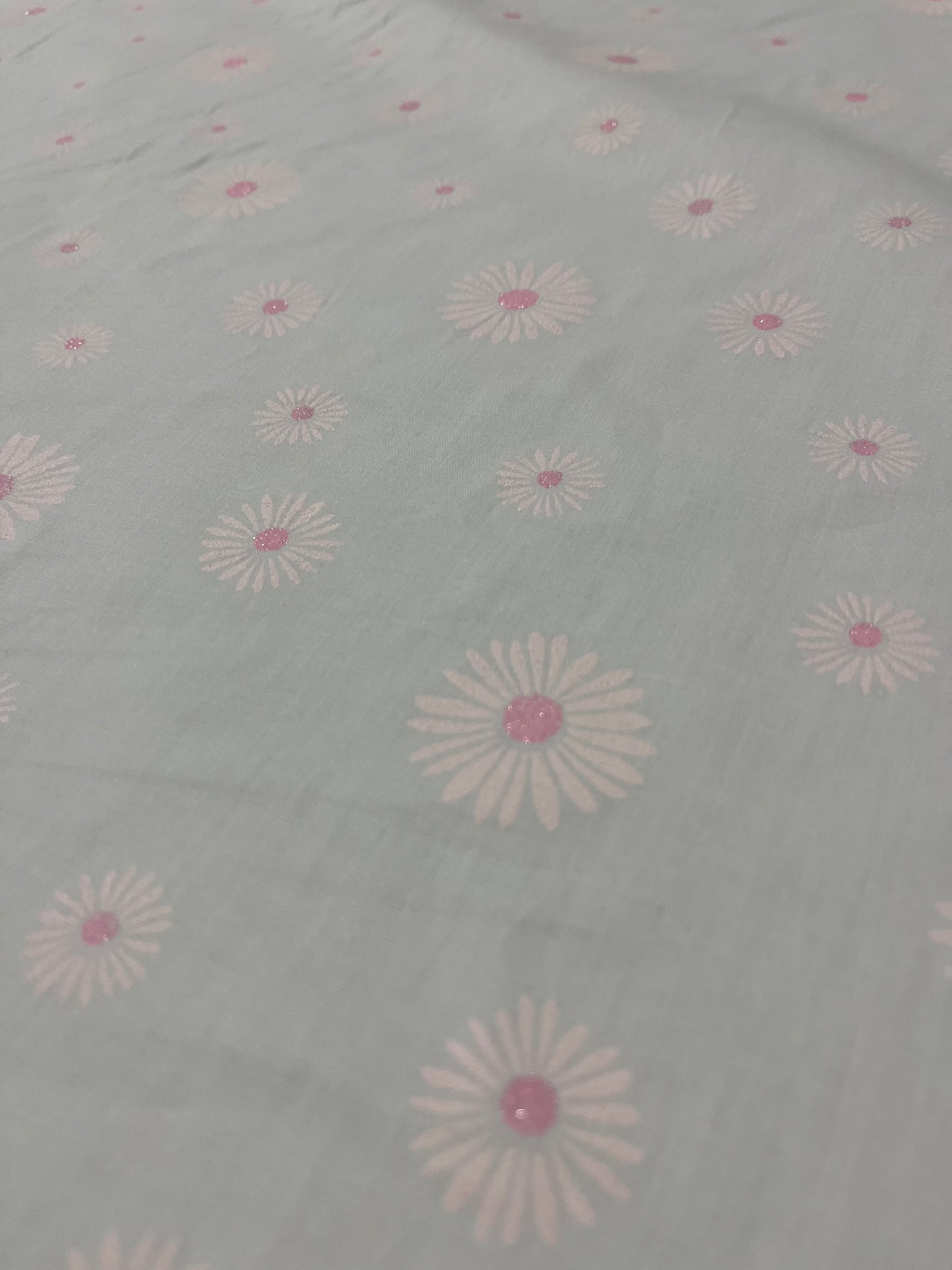 B01 poplin with embroidered pink flowers