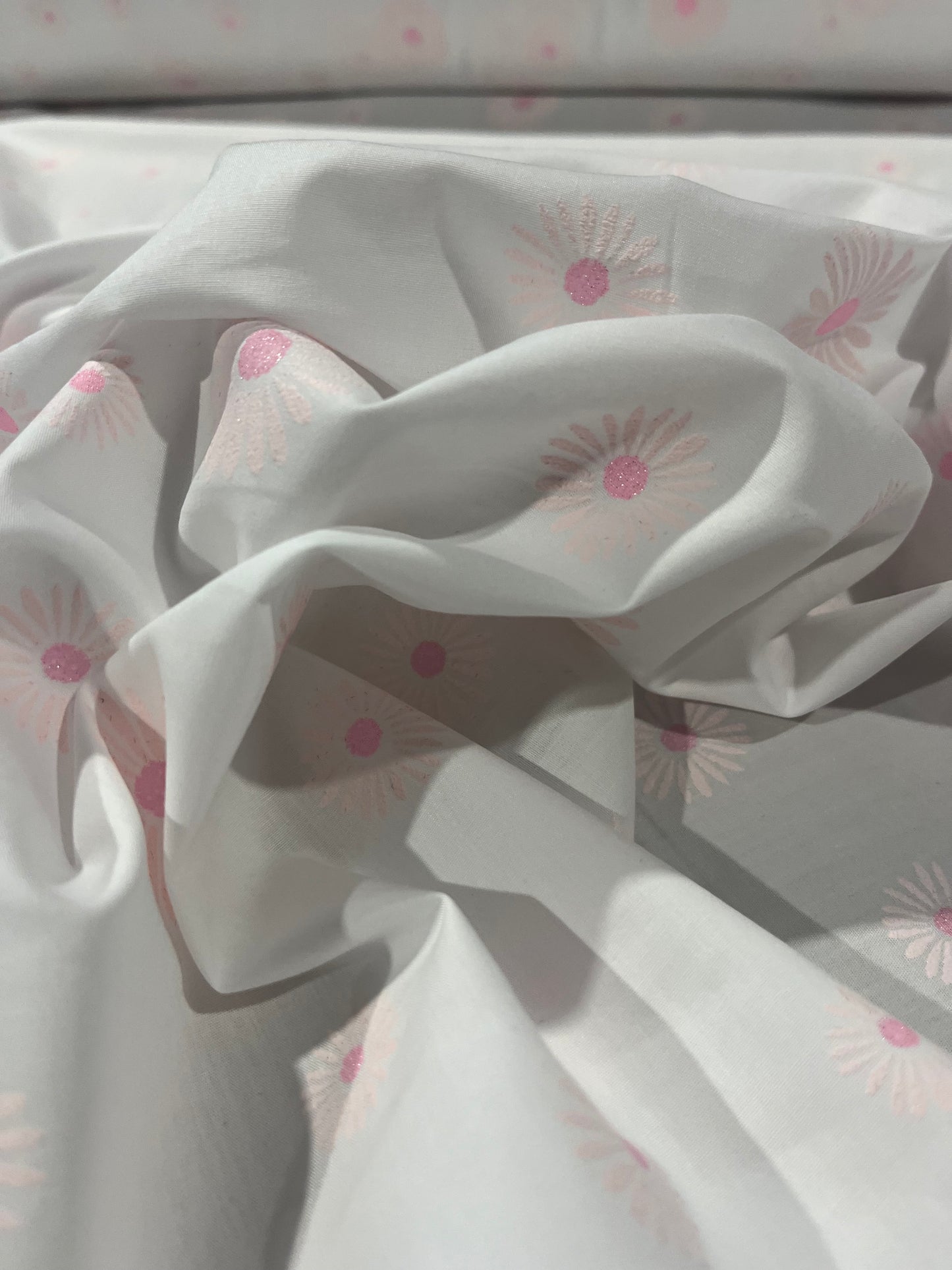 B01 poplin with embroidered pink flowers