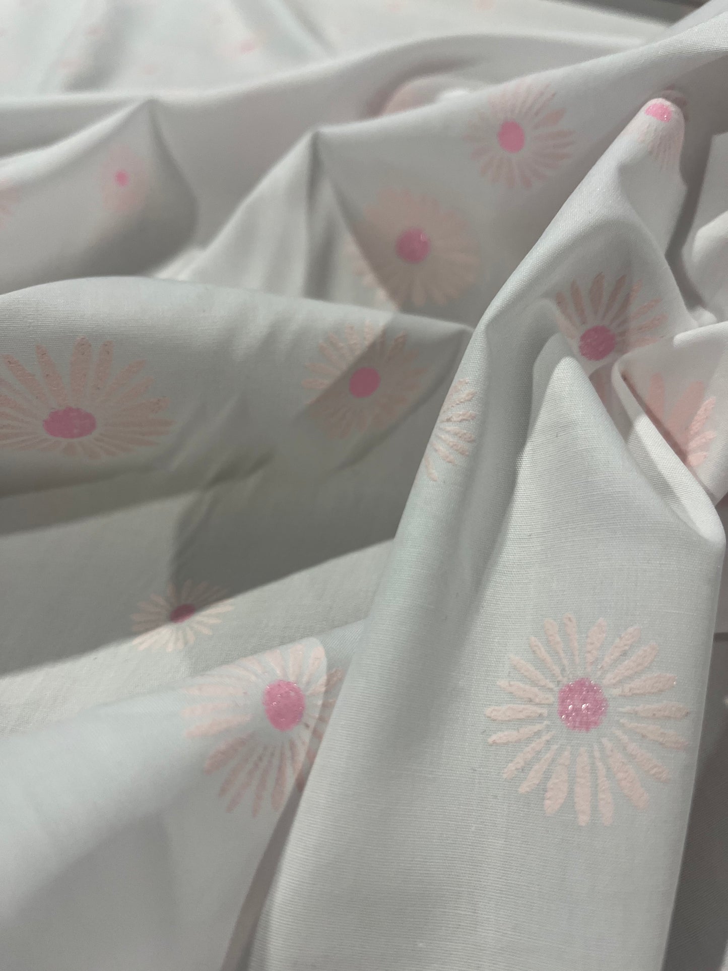 B01 poplin with embroidered pink flowers