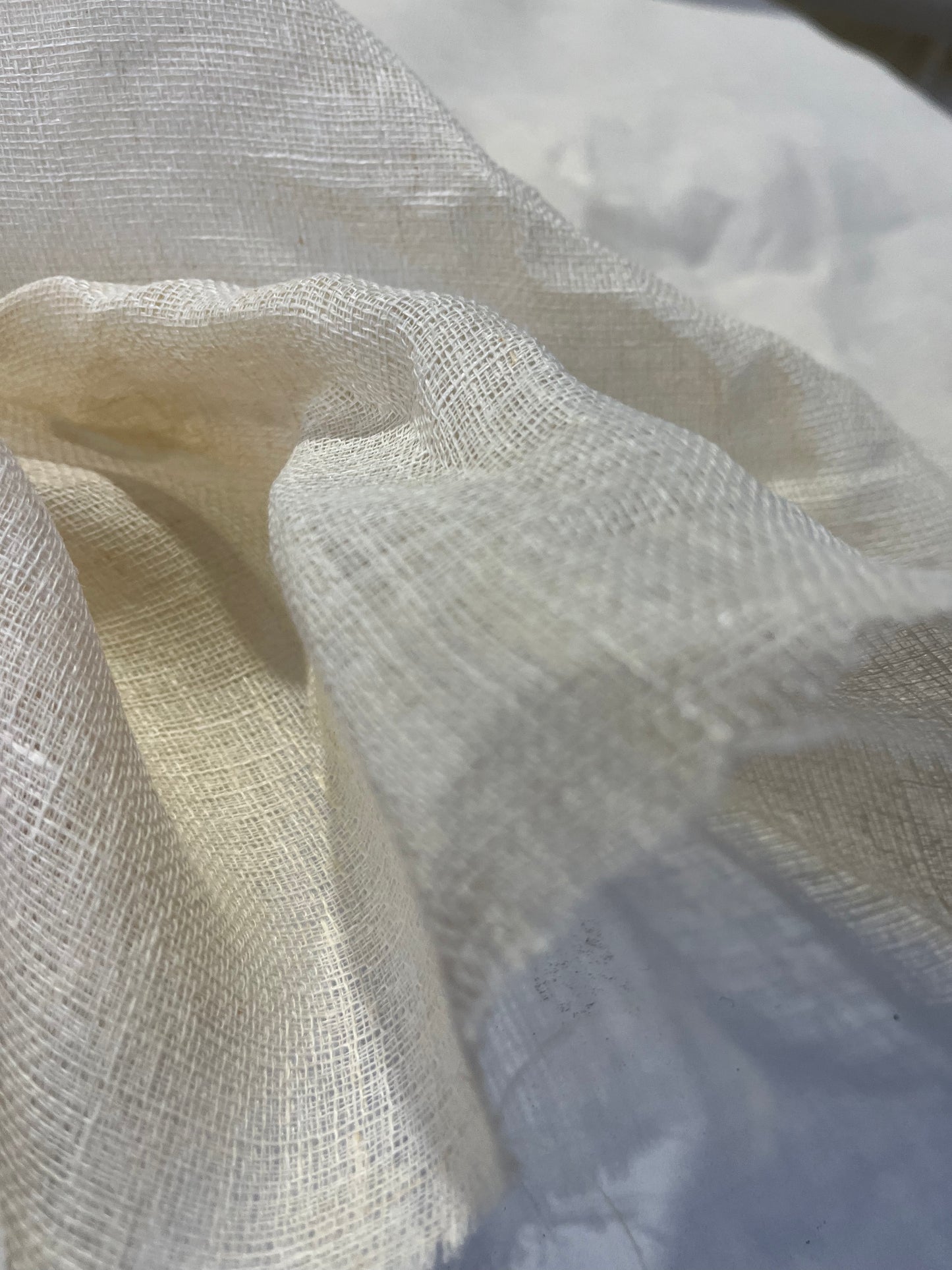 AXELLE 002  100% linen gaze naturel colour