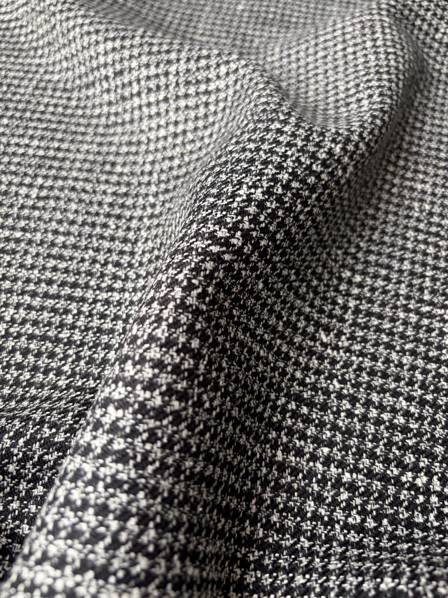 LORO 218 Dogtooth black/white wool Loro Piana