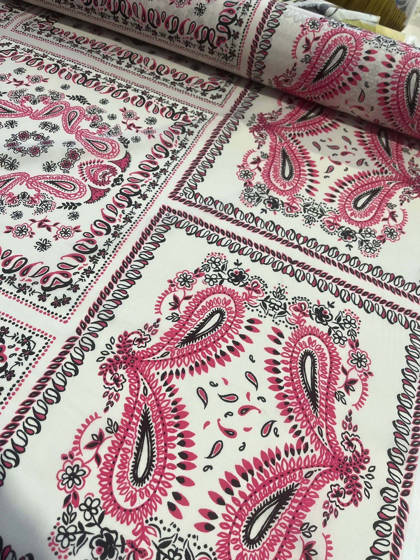 LOTTI 024 cotton poplin cashemere foulard style