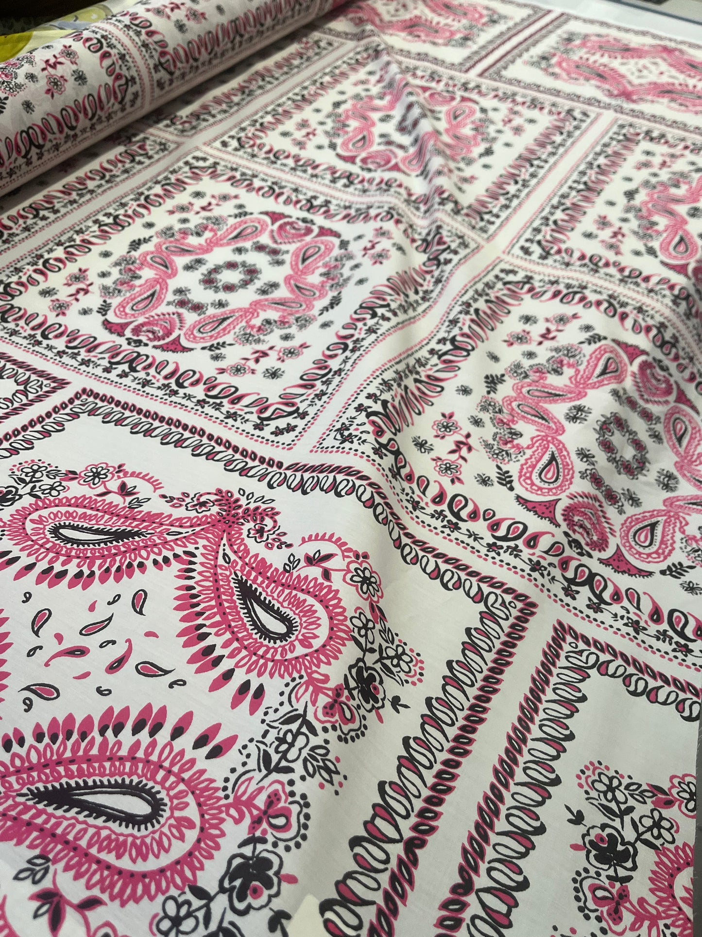 LOTTI 024 cotton poplin cashemere foulard style