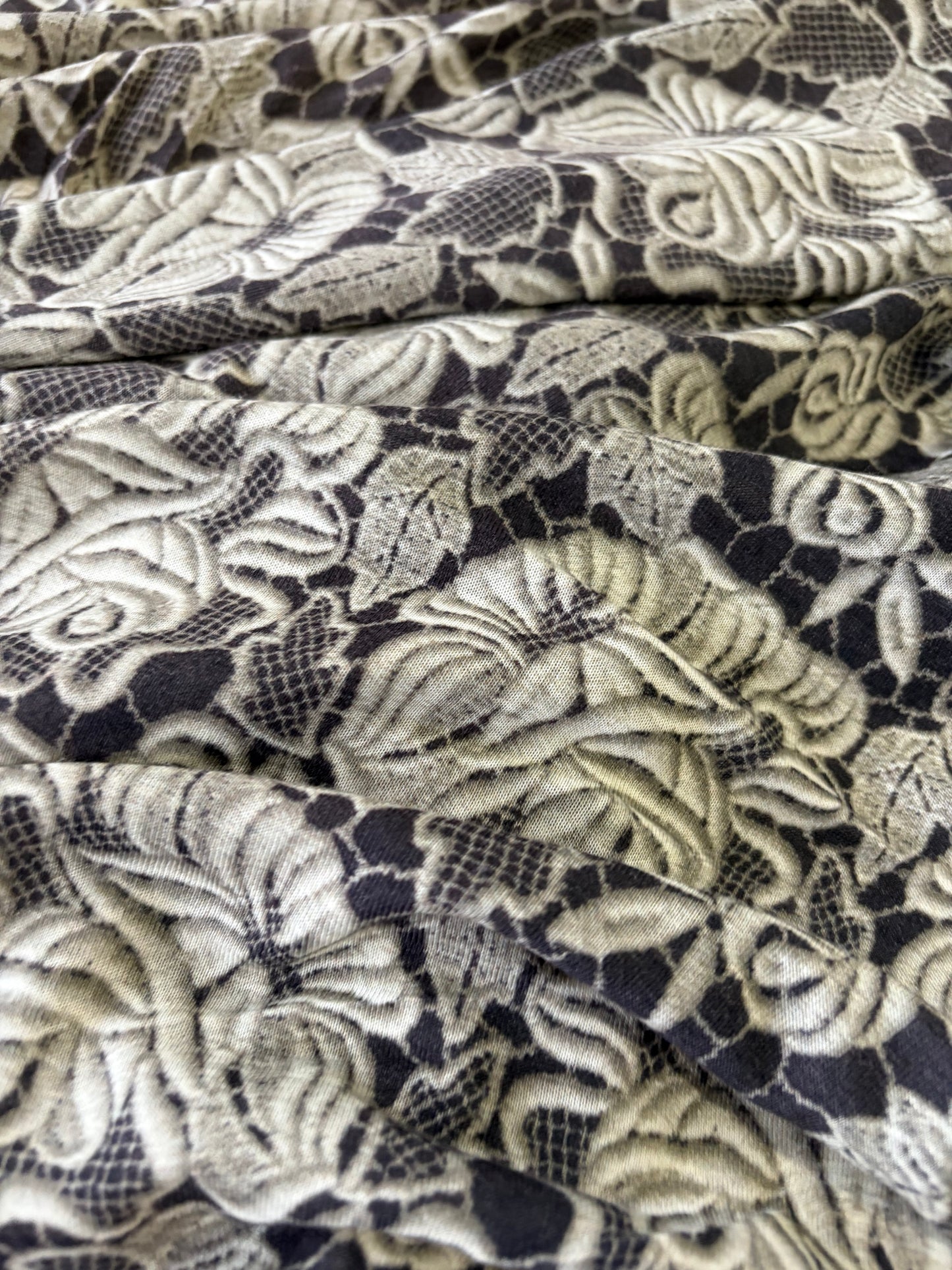 STAN 004 light jersey viscose brown flowers