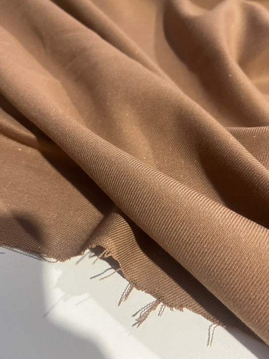 LOTTI 031 wool stretch camel with golden pinstripe