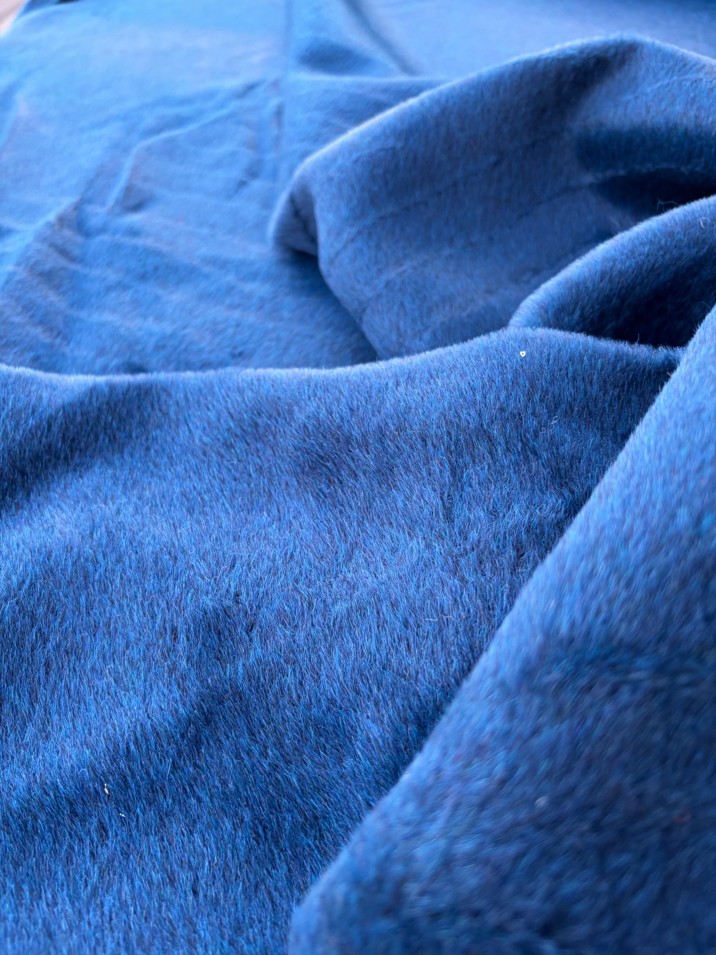 BART 034 royal blue fake fur