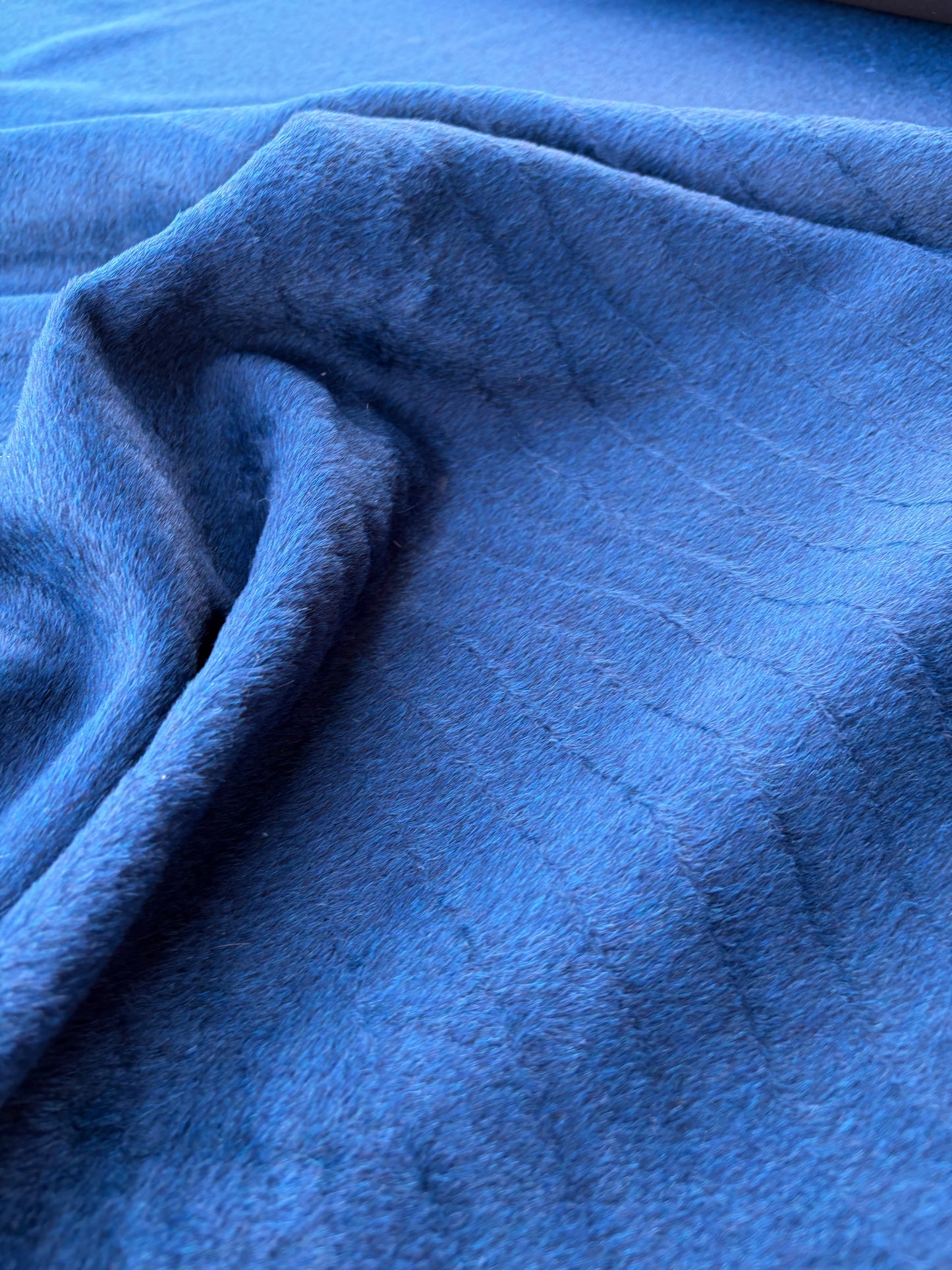 BART 034 royal blue fake fur