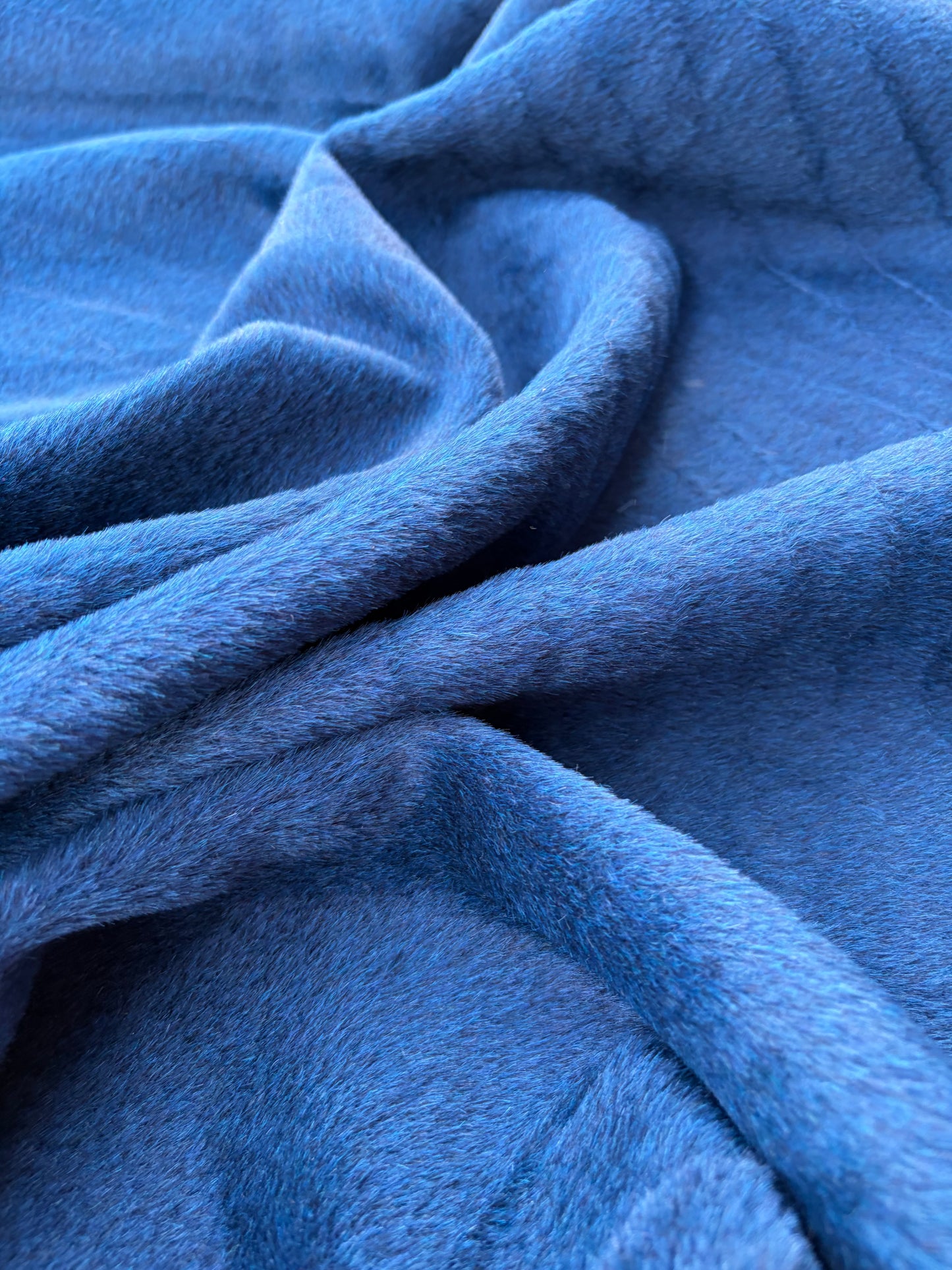 BART 034 royal blue fake fur