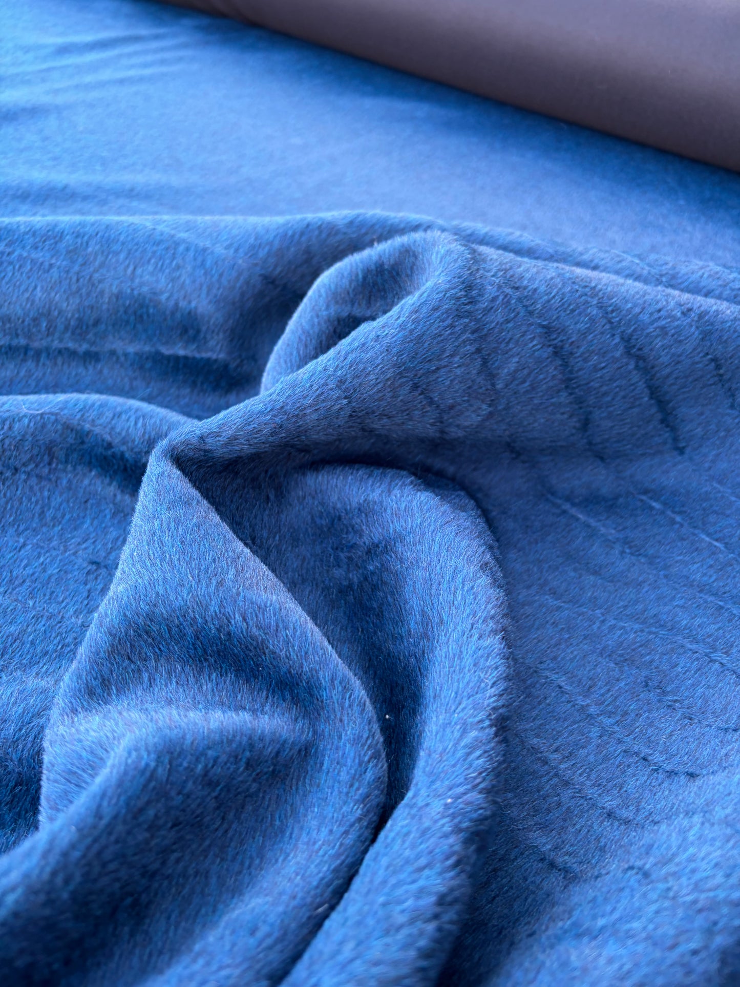 BART 034 royal blue fake fur