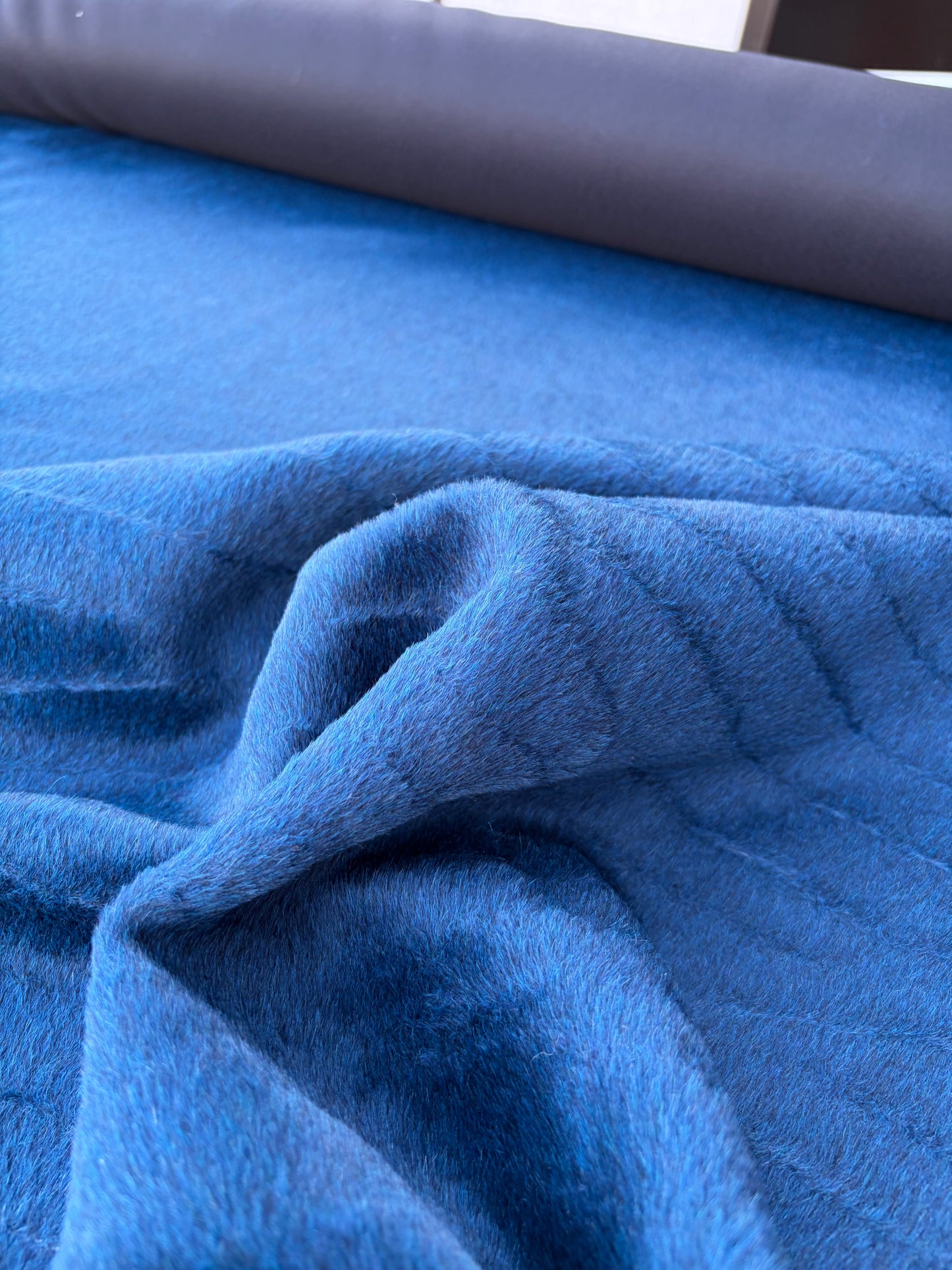 BART 034 royal blue fake fur