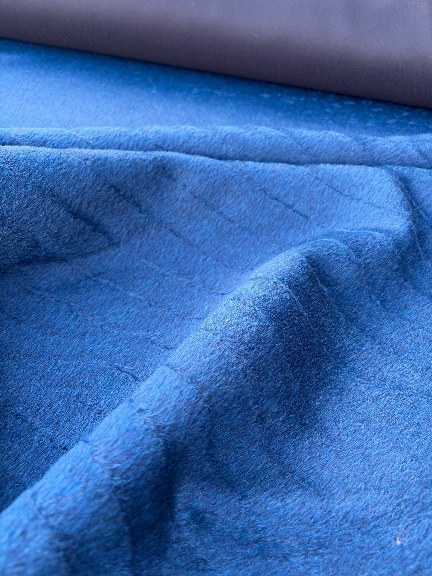 BART 034 royal blue fake fur