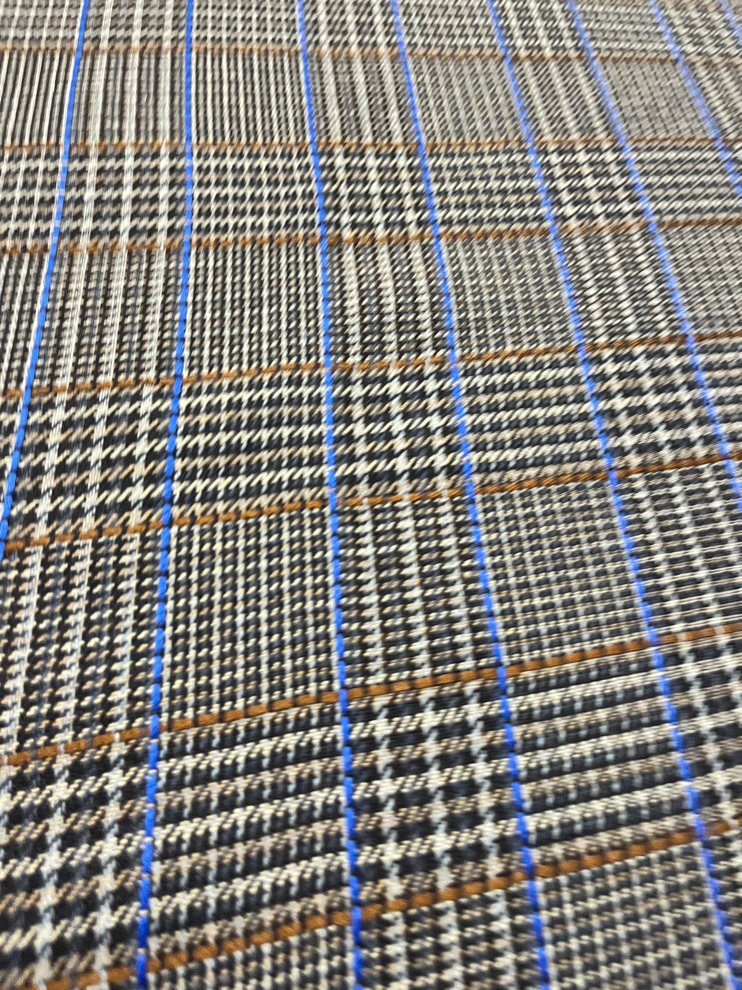 AGATHE 004 heavy wool check Prince of Wales with cobalt blue