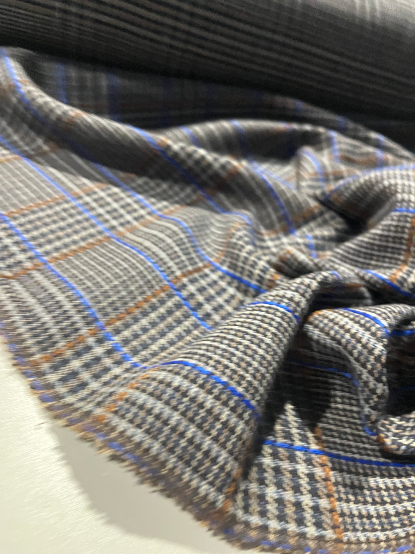 AGATHE 004 heavy wool check Prince of Wales with cobalt blue