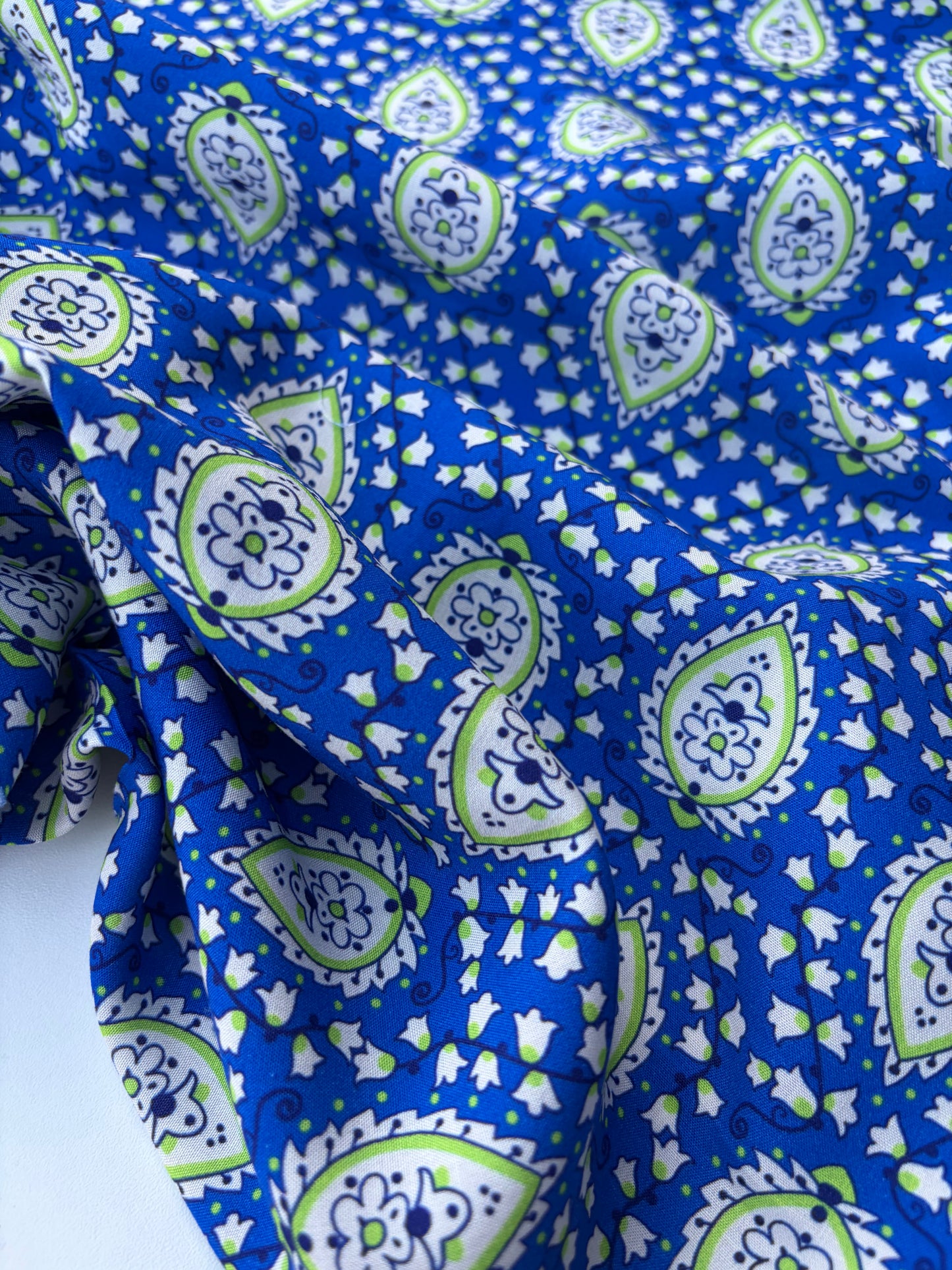 BART 041 cobalt/lime paisley style viscose print