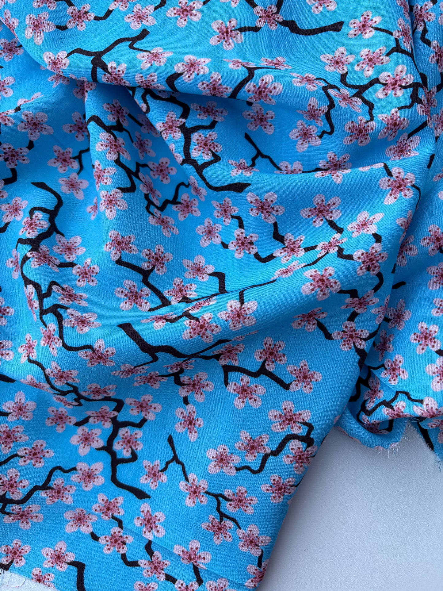 BART 042 blue/pink blossom viscose print