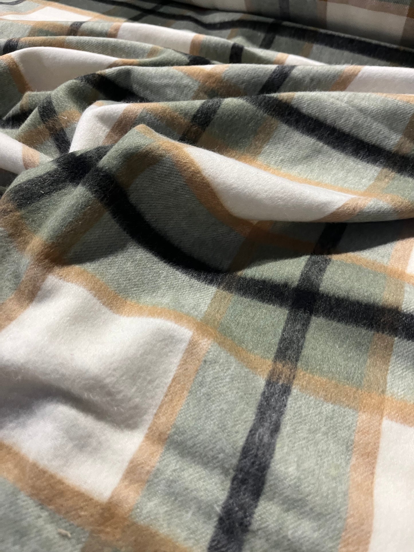 AGATHE 010 heavy wool check khaky/camel