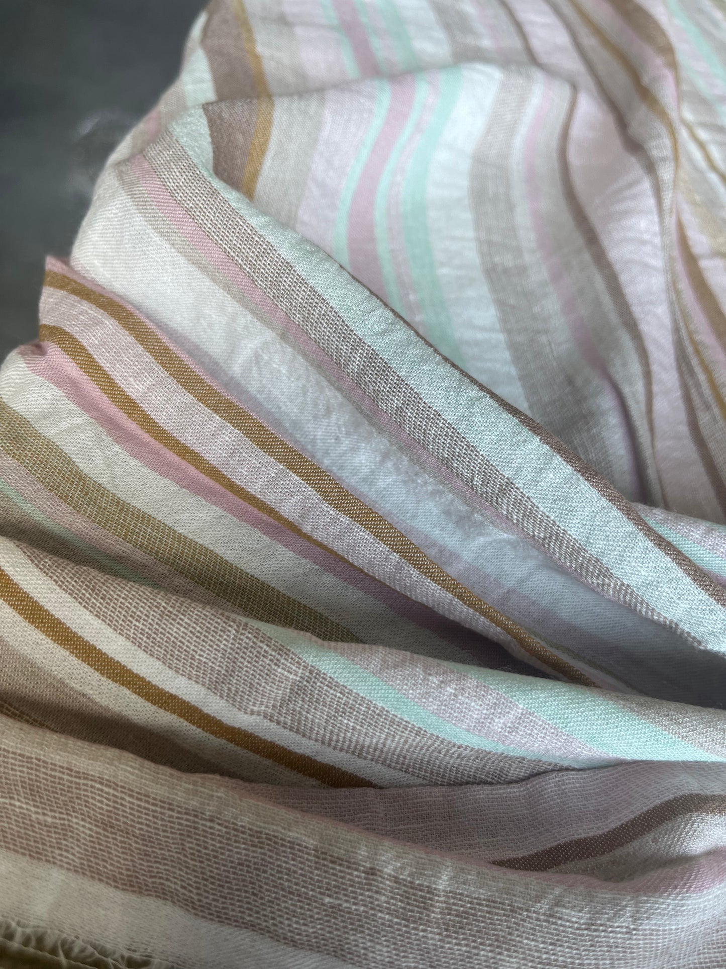 RW 028 light linen stripe soft tones