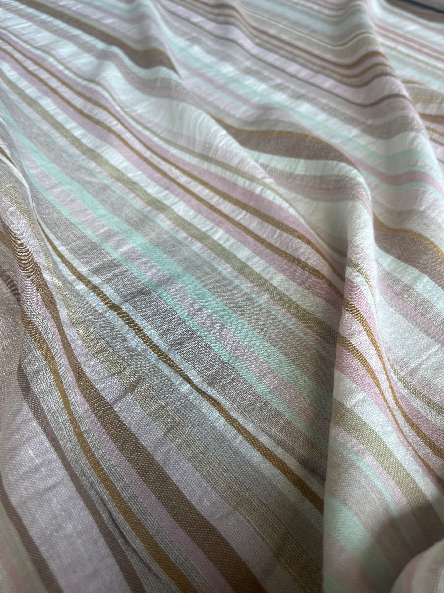 RW 028 light linen stripe soft tones