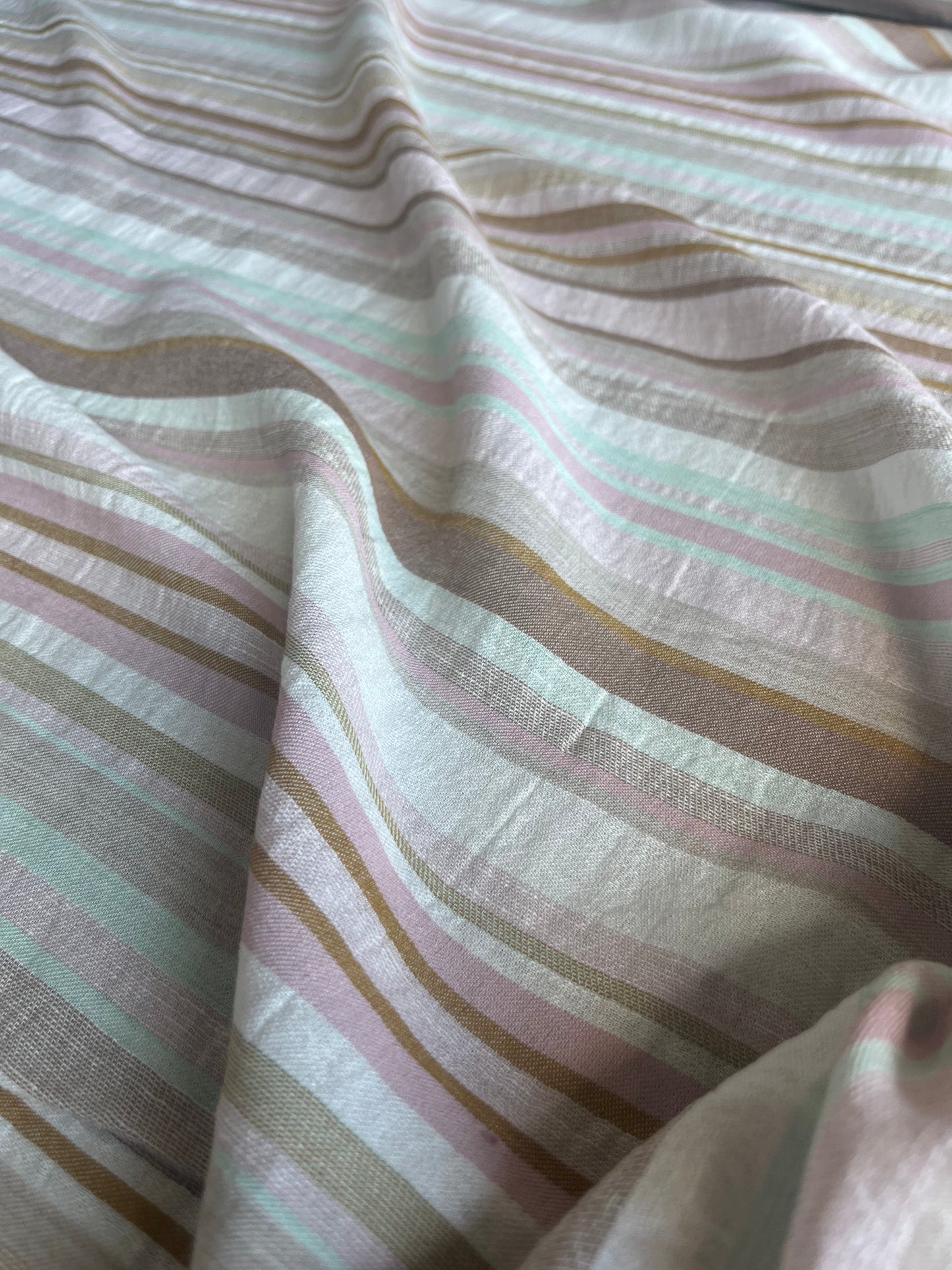 RW 028 light linen stripe soft tones