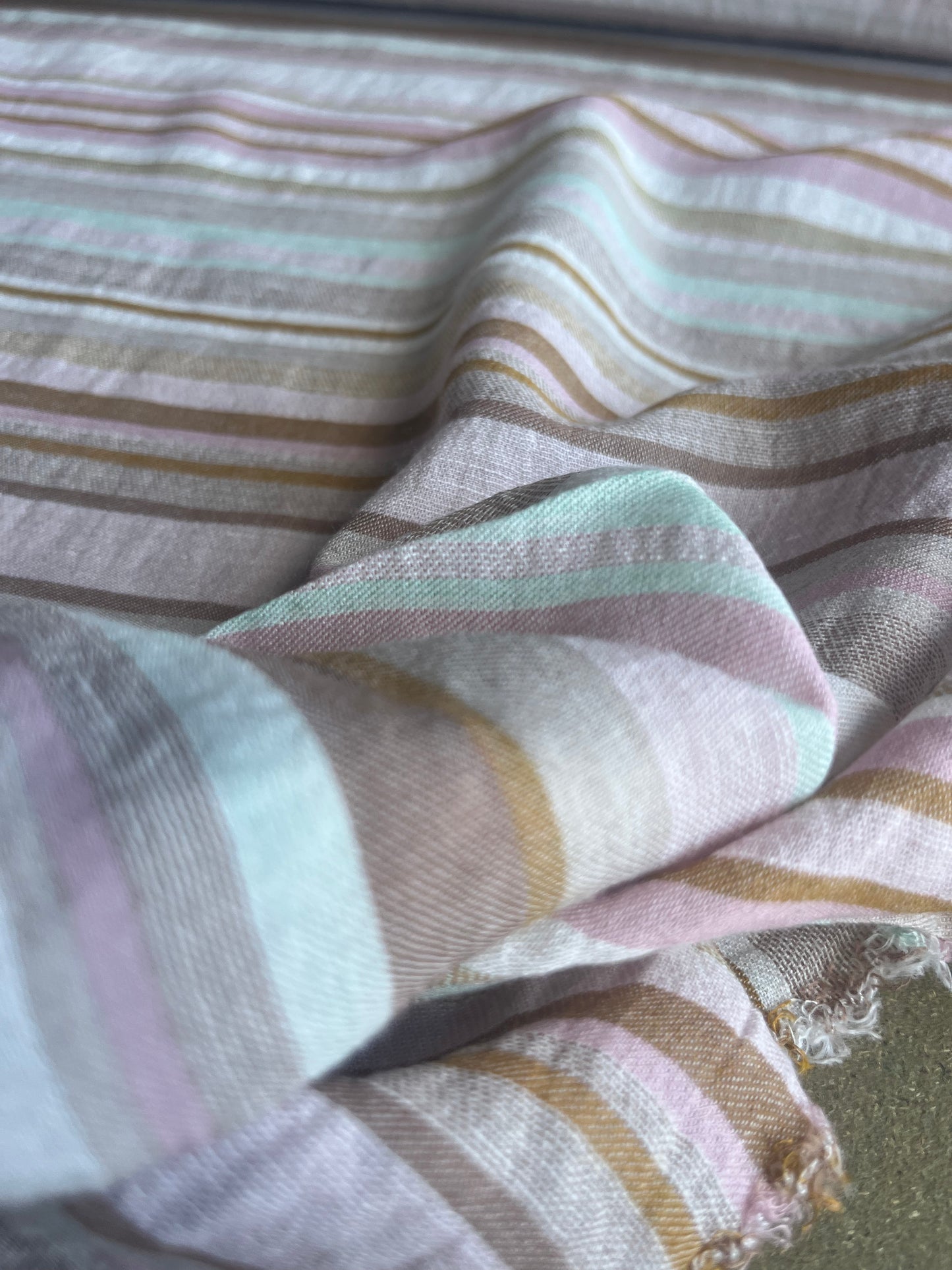 RW 028 light linen stripe soft tones