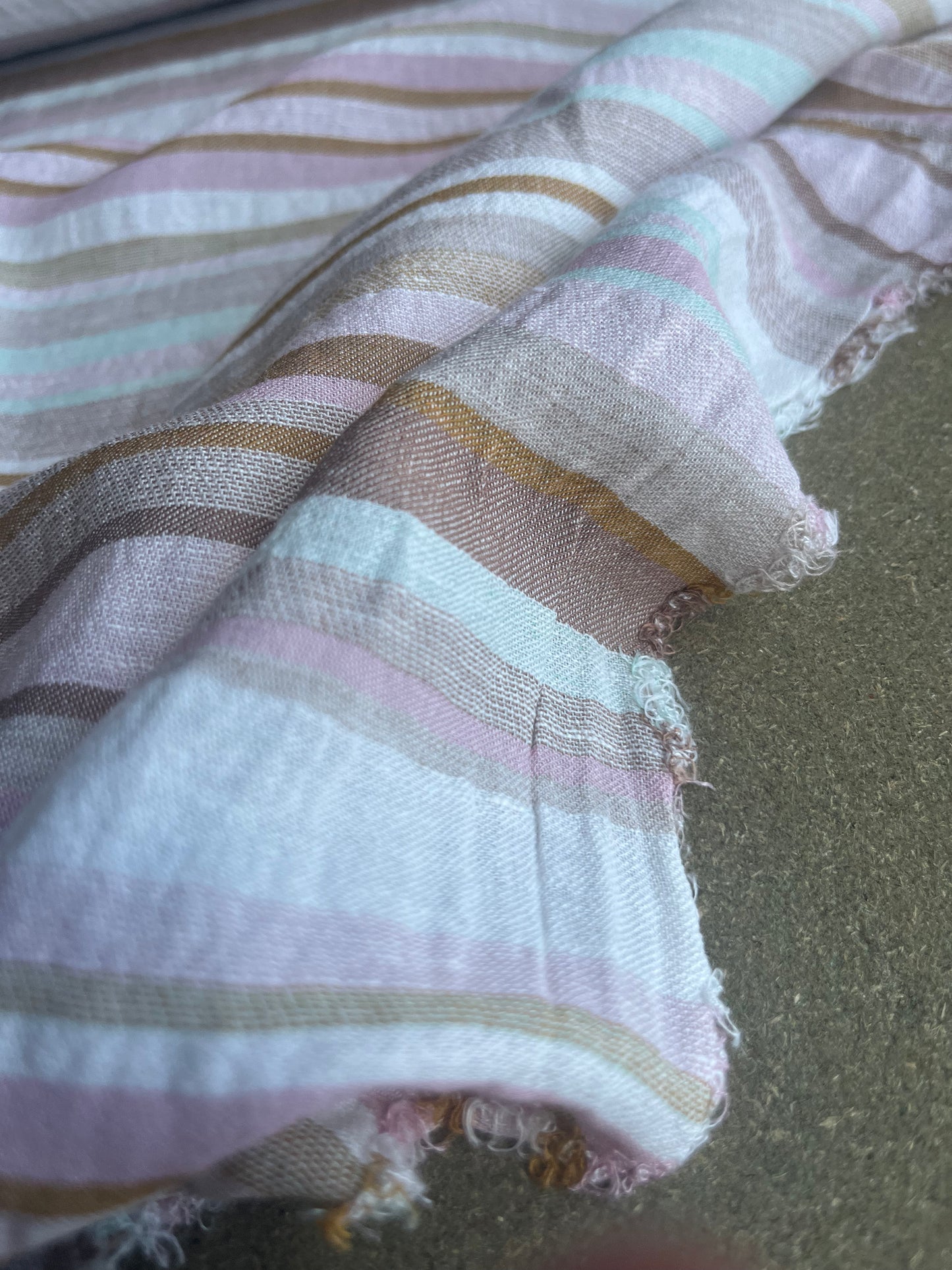 RW 028 light linen stripe soft tones