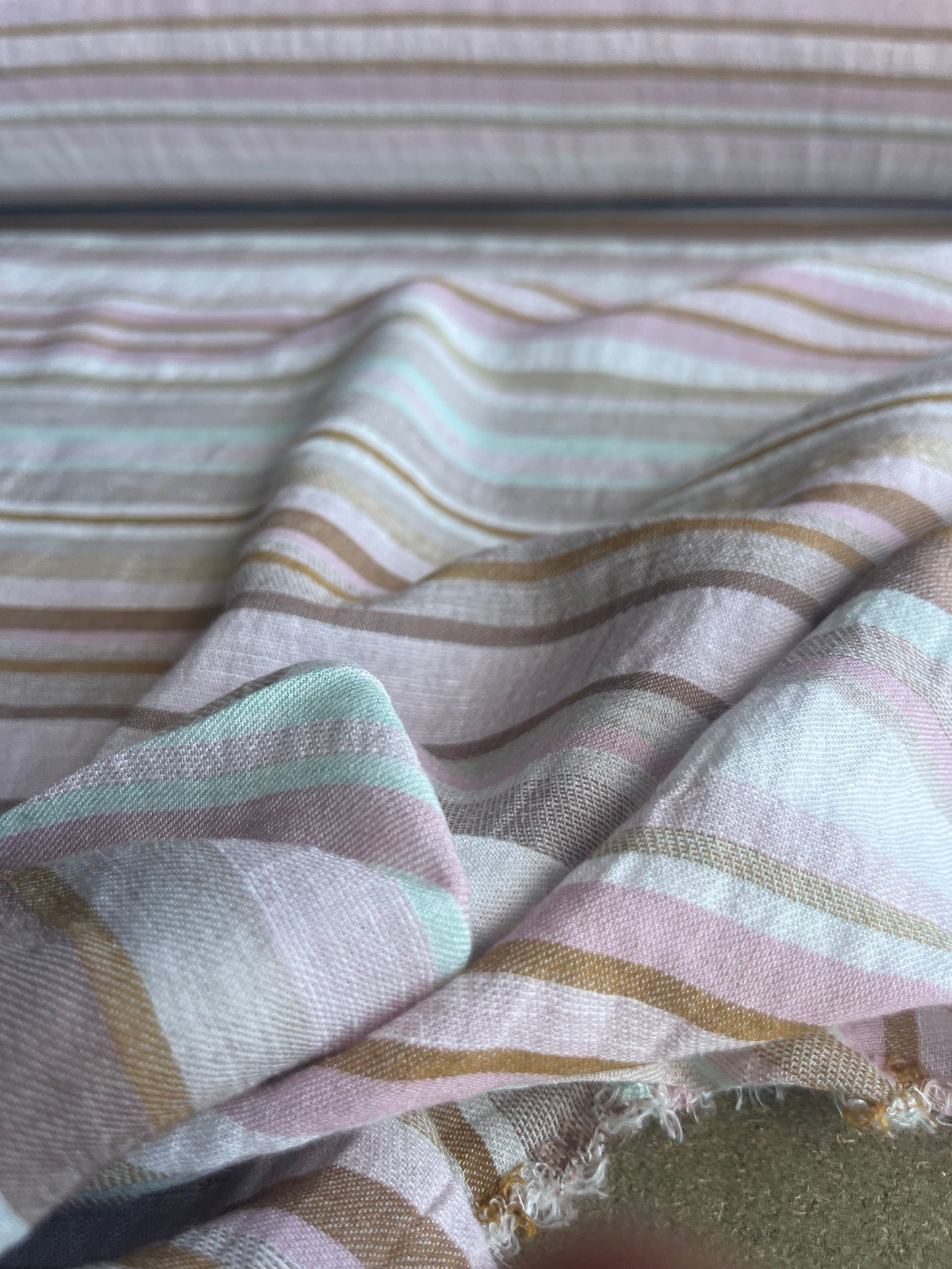 RW 028 light linen stripe soft tones