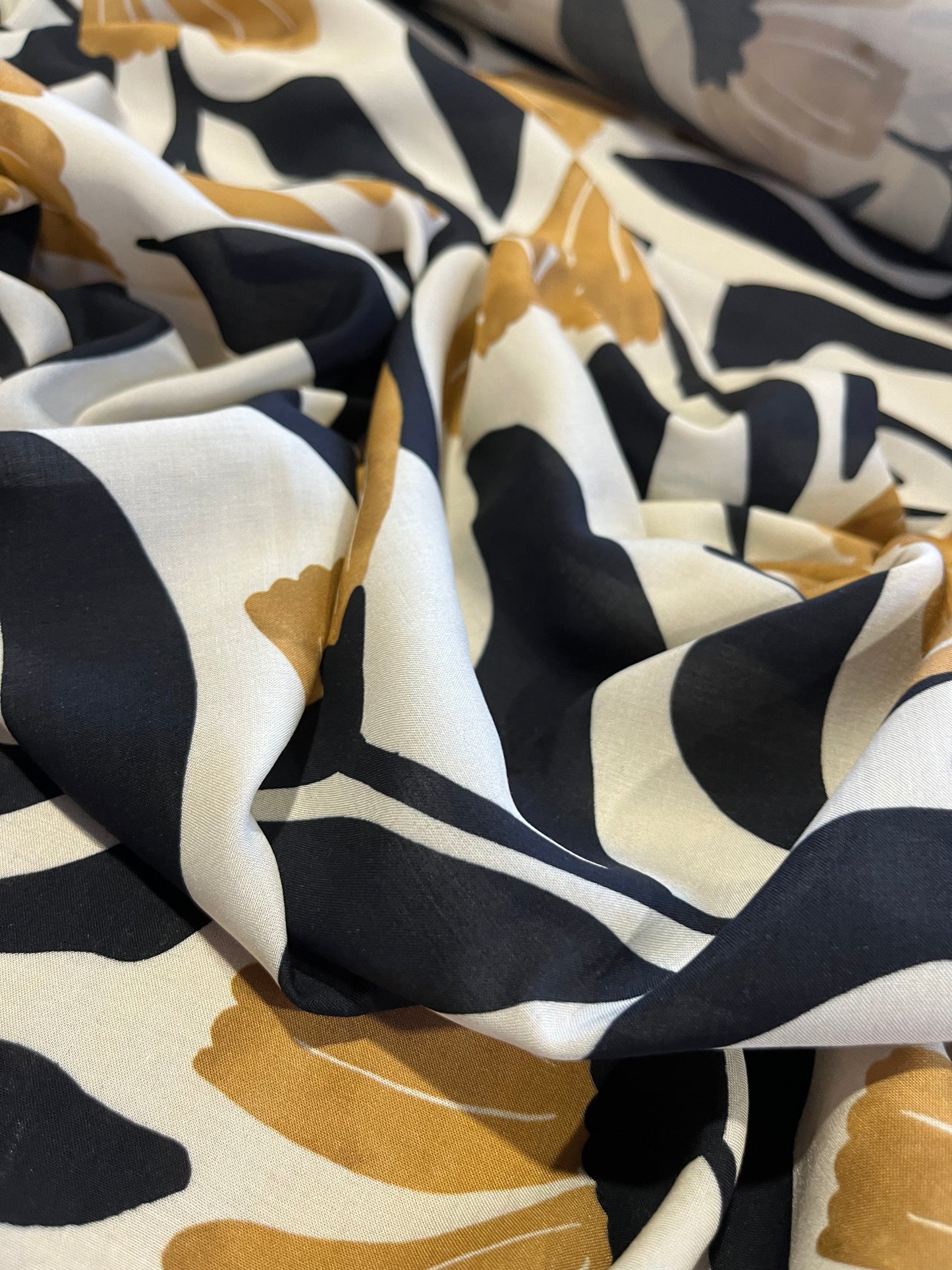 B01 viscose double border print