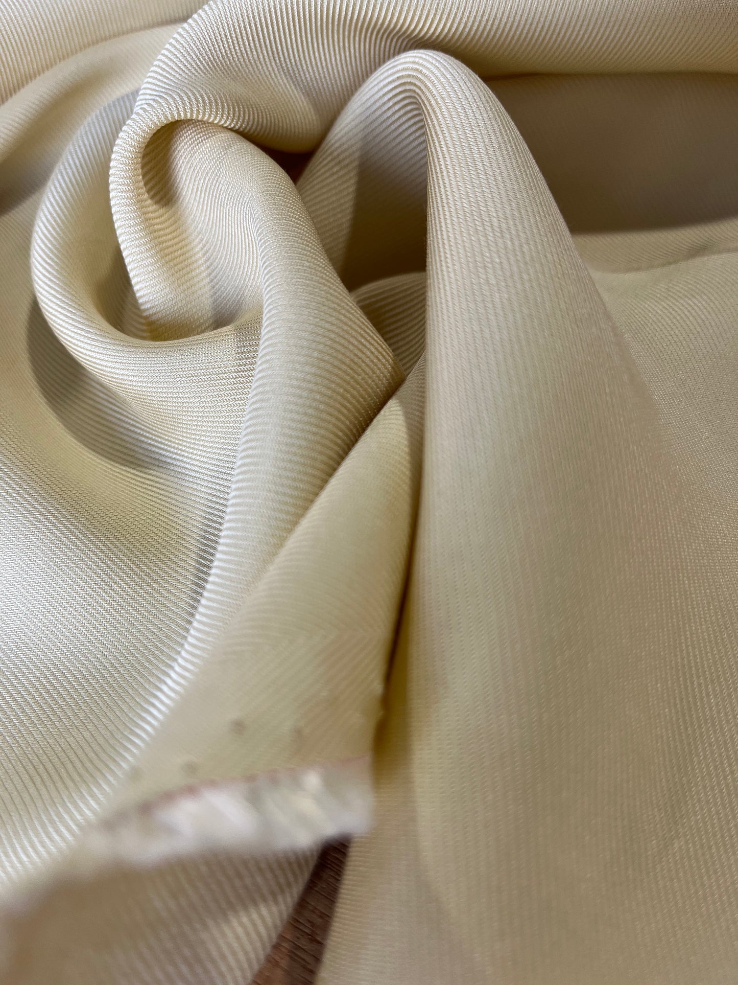 E01 OD 109 Heavy Viscose twill for trousers or jackets