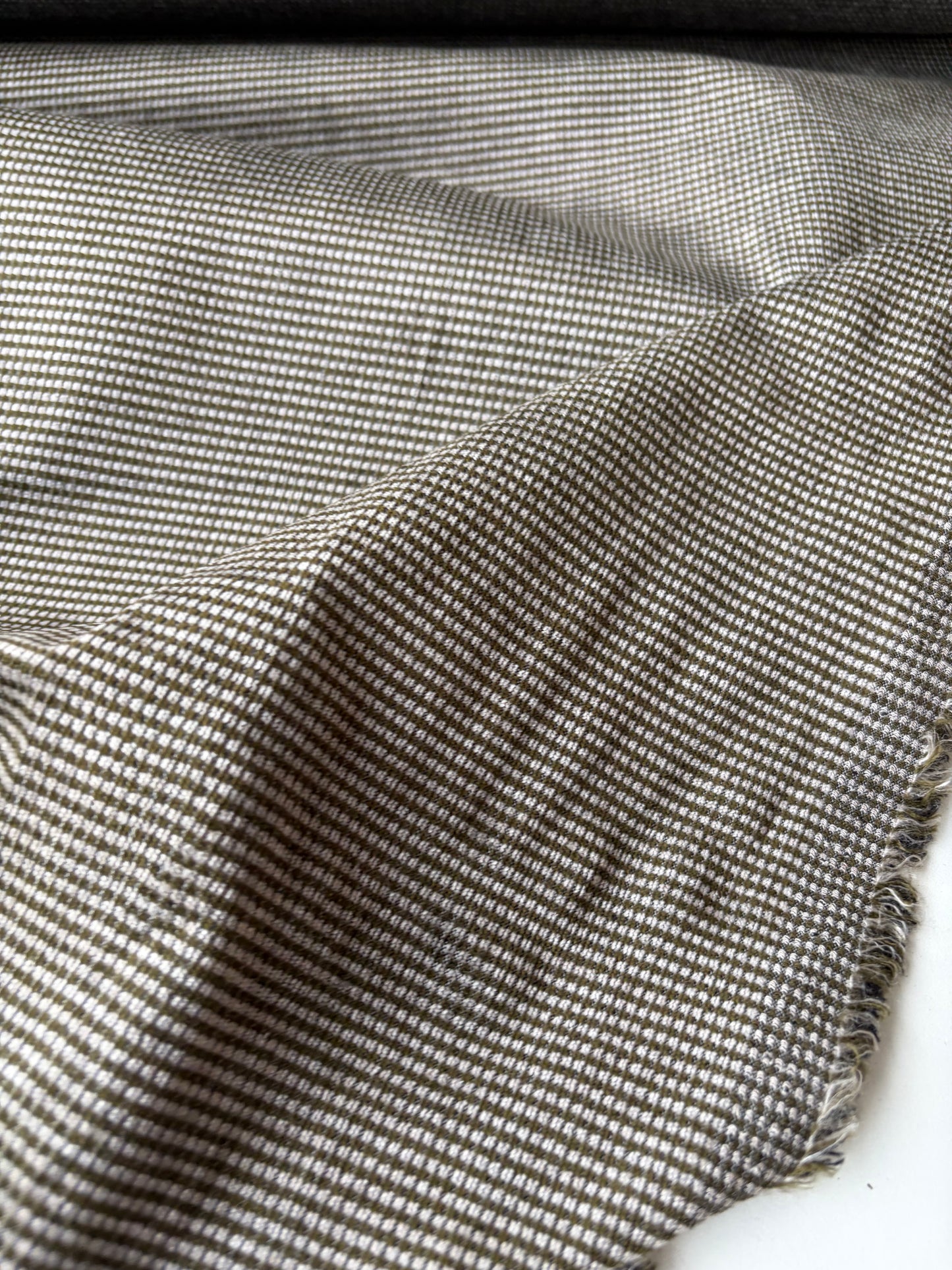 AMI 2.04 khaky yarn dyed  stretch checks