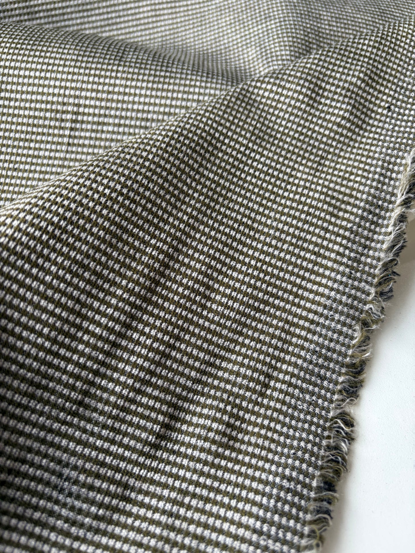 AMI 2.04 khaky yarn dyed  stretch checks