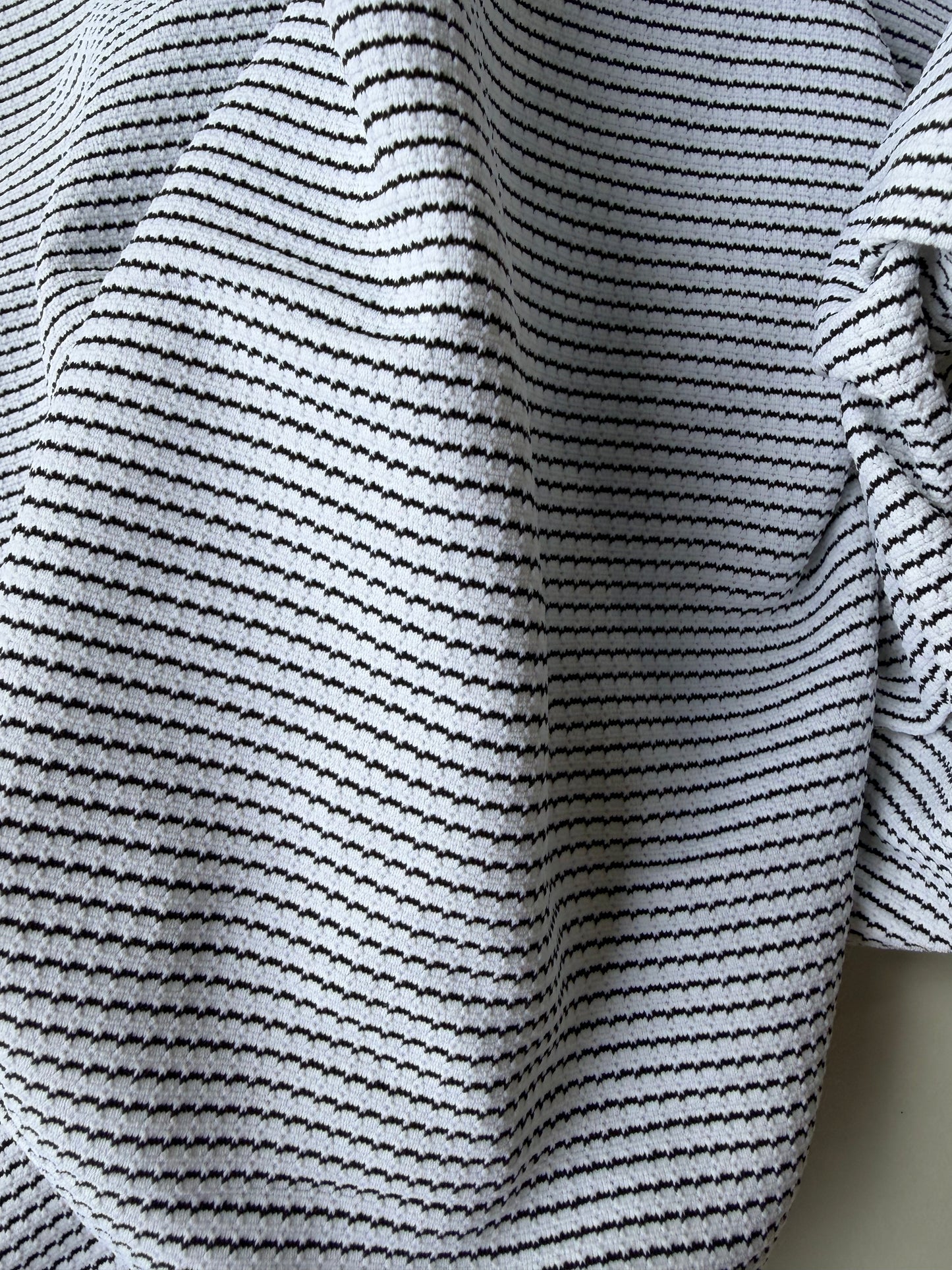 AMI 2.07 white/black striped rib jersey