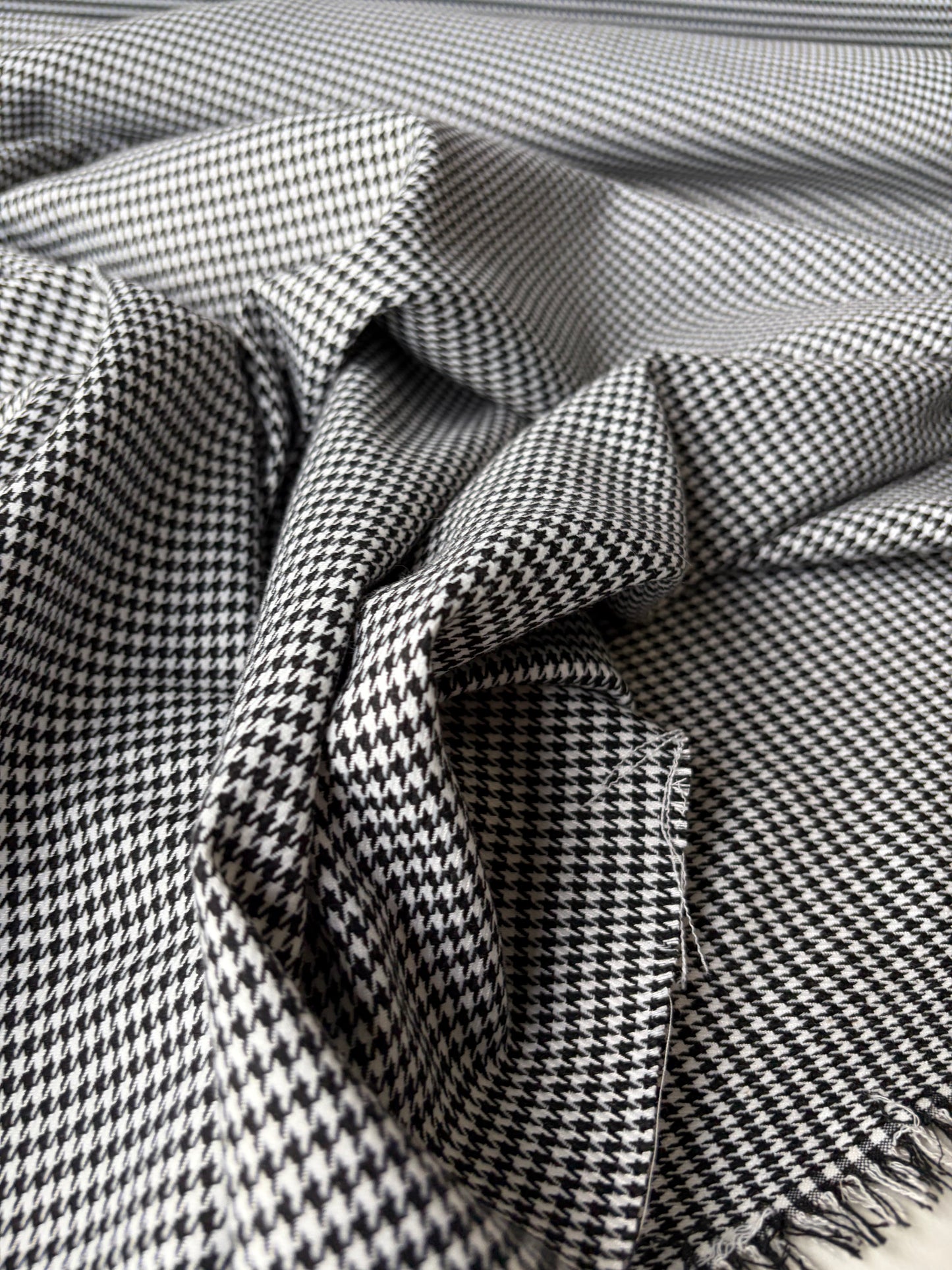 AMI 2.08 black/white dogtooth check