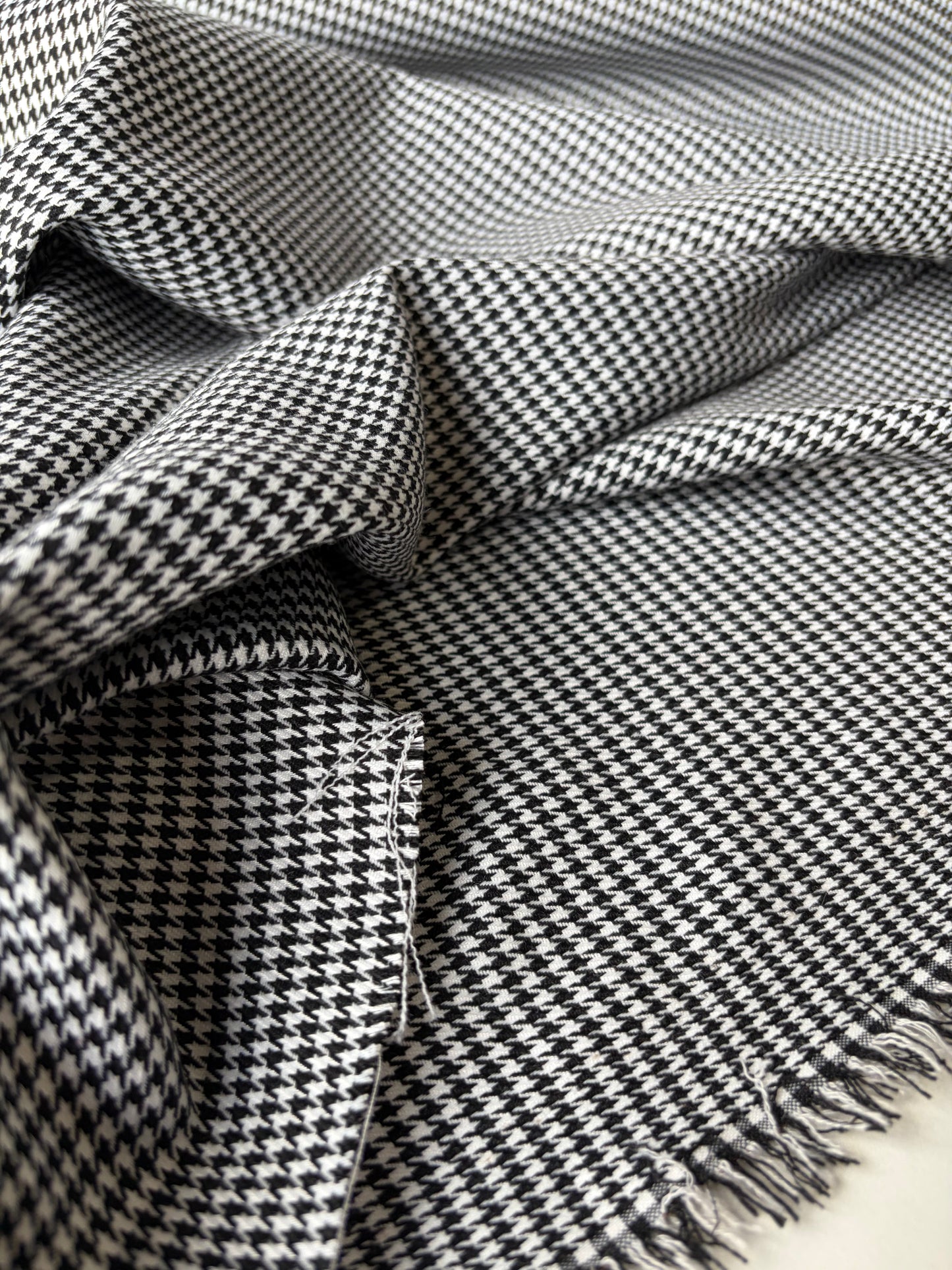 AMI 2.08 black/white dogtooth check