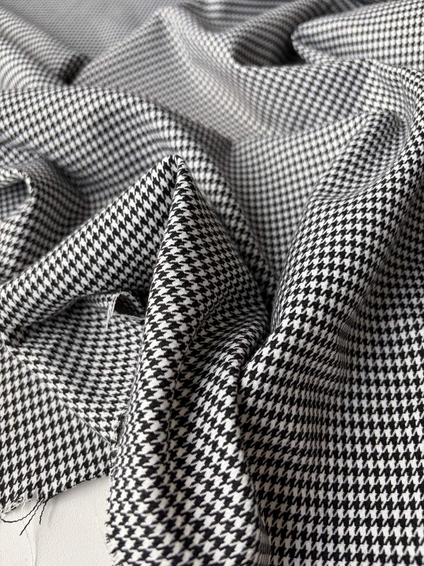 AMI 2.08 black/white dogtooth check