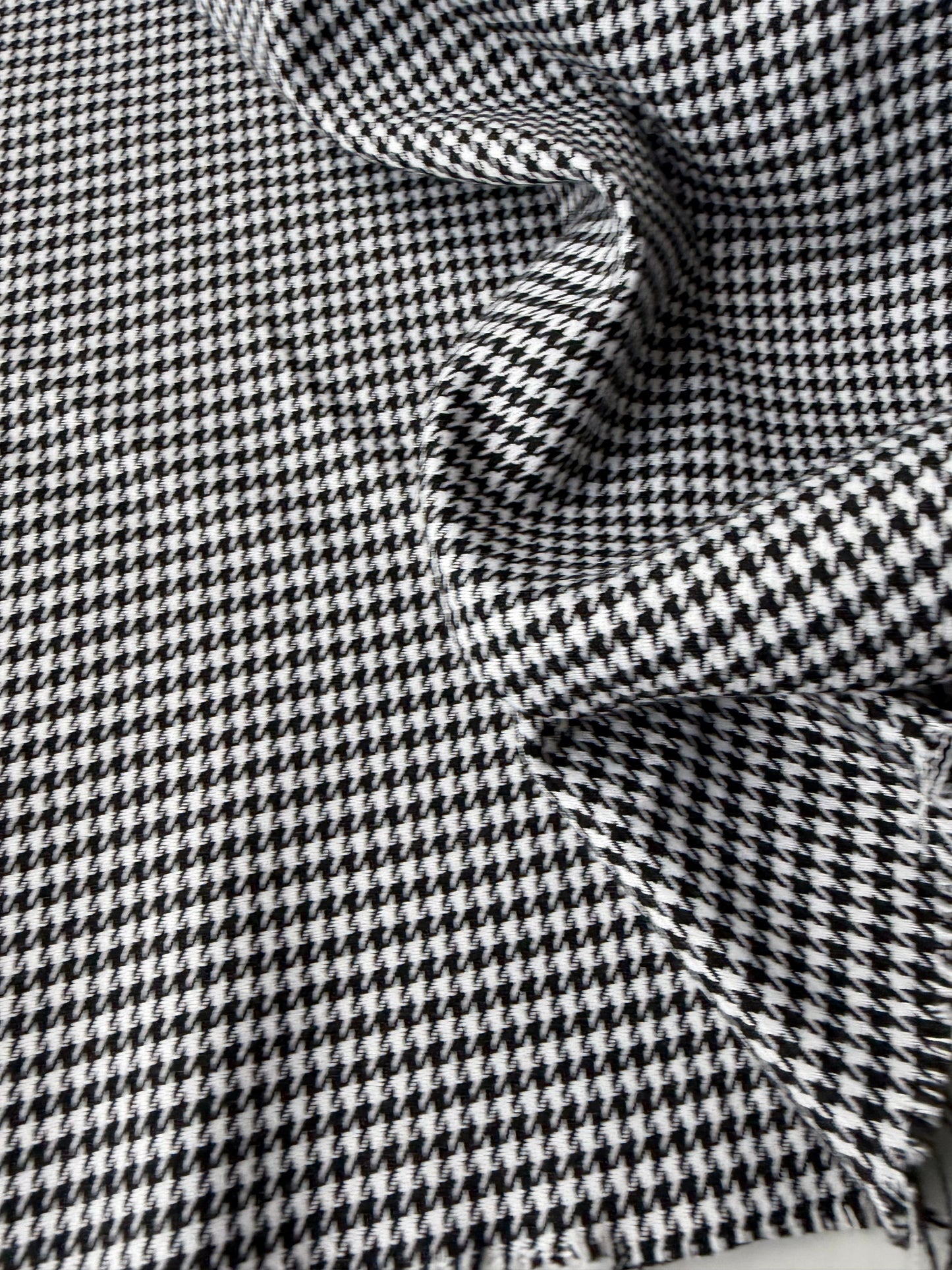 AMI 2.08 black/white dogtooth check