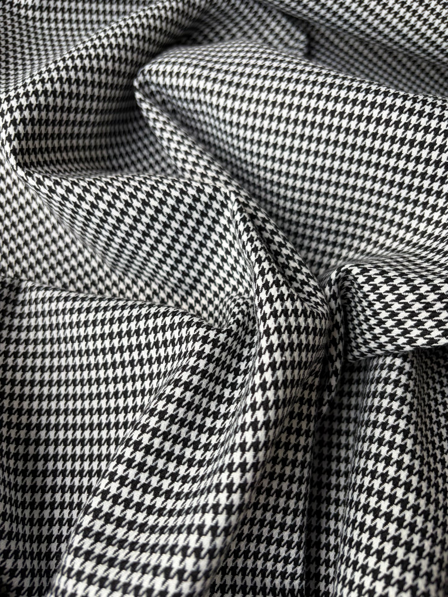 AMI 2.08 black/white dogtooth check