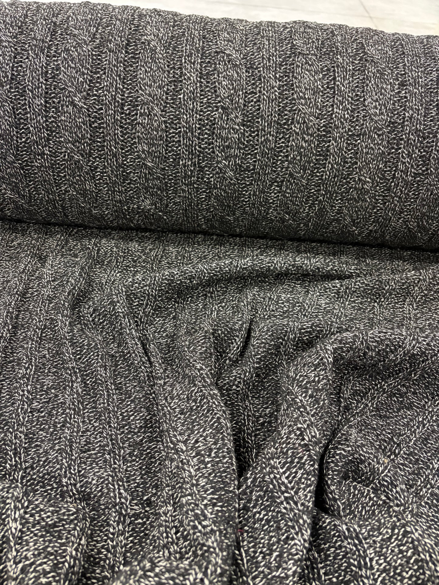 DARIA 014 grey mélange knitted cable 100% wool
