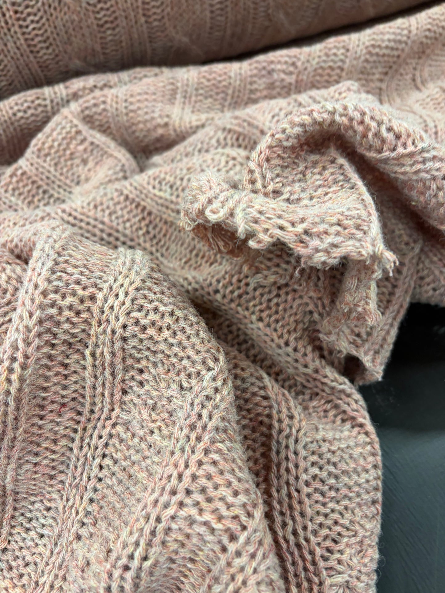 DARIA 015 dusty pink knitted cable 100% wool