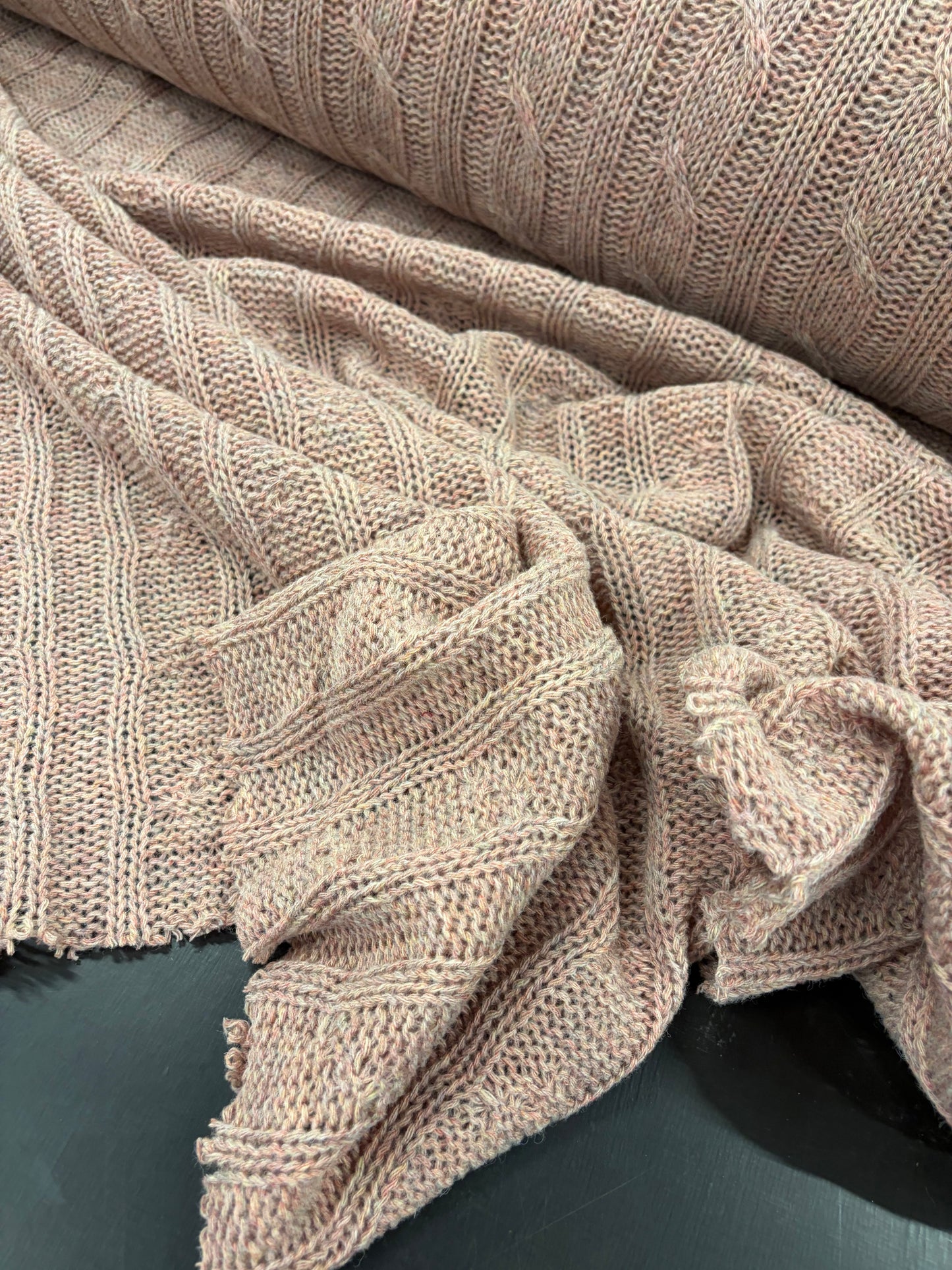 DARIA 015 dusty pink knitted cable 100% wool