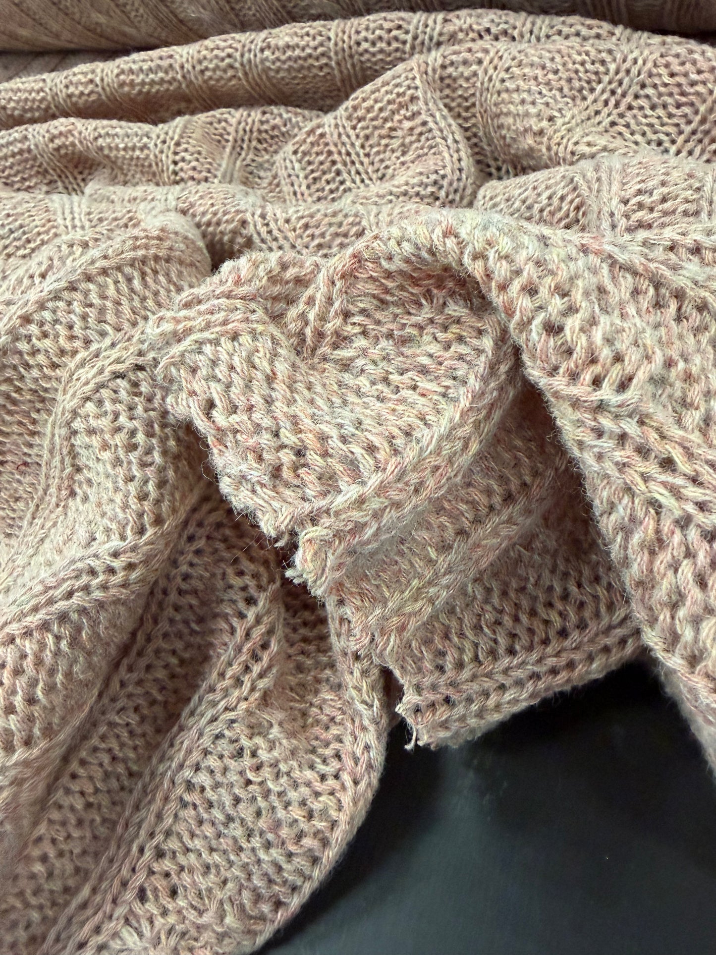 DARIA 015 dusty pink knitted cable 100% wool