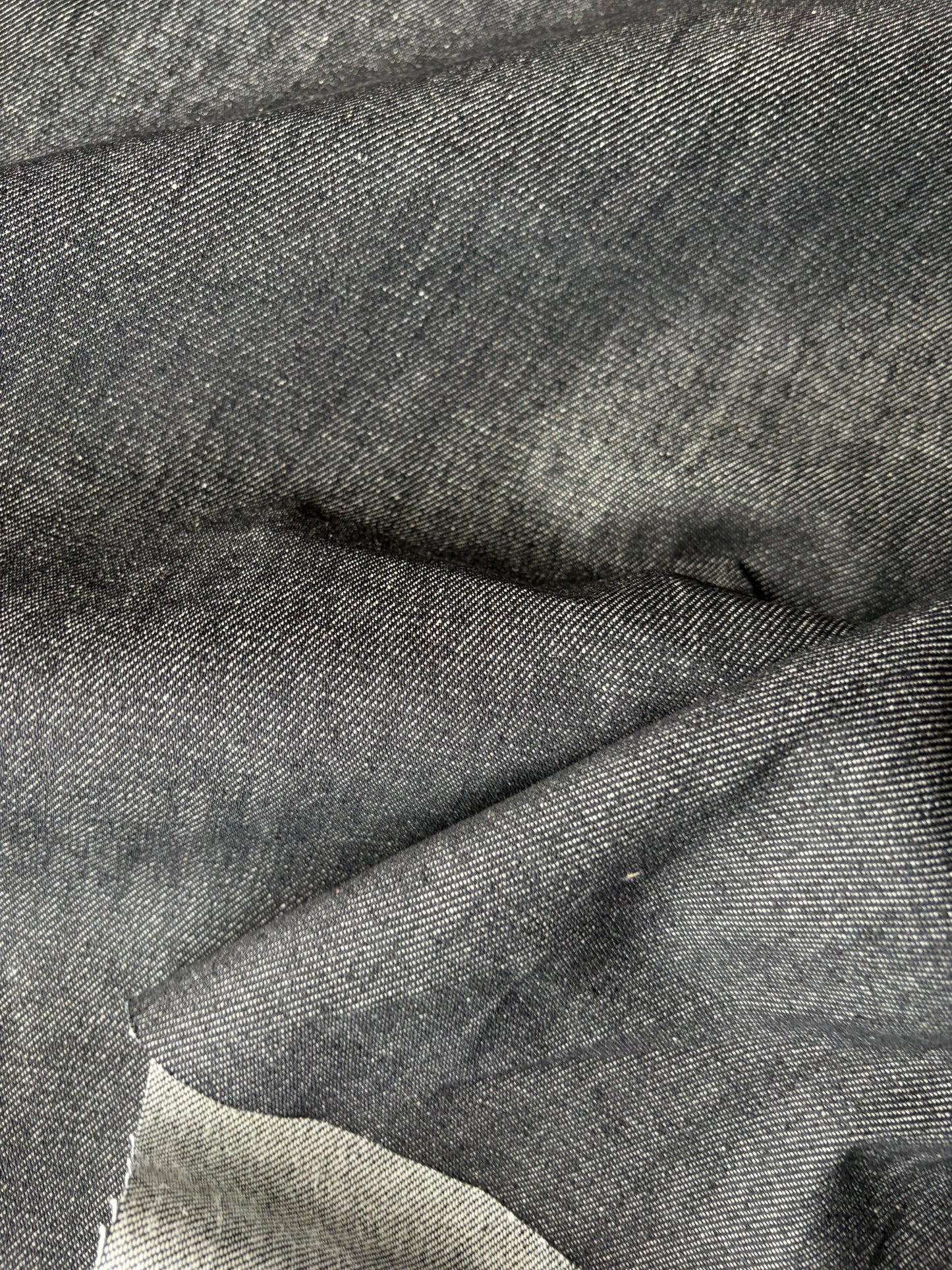 AMI 2.10  indigo raw denim 14 Oz