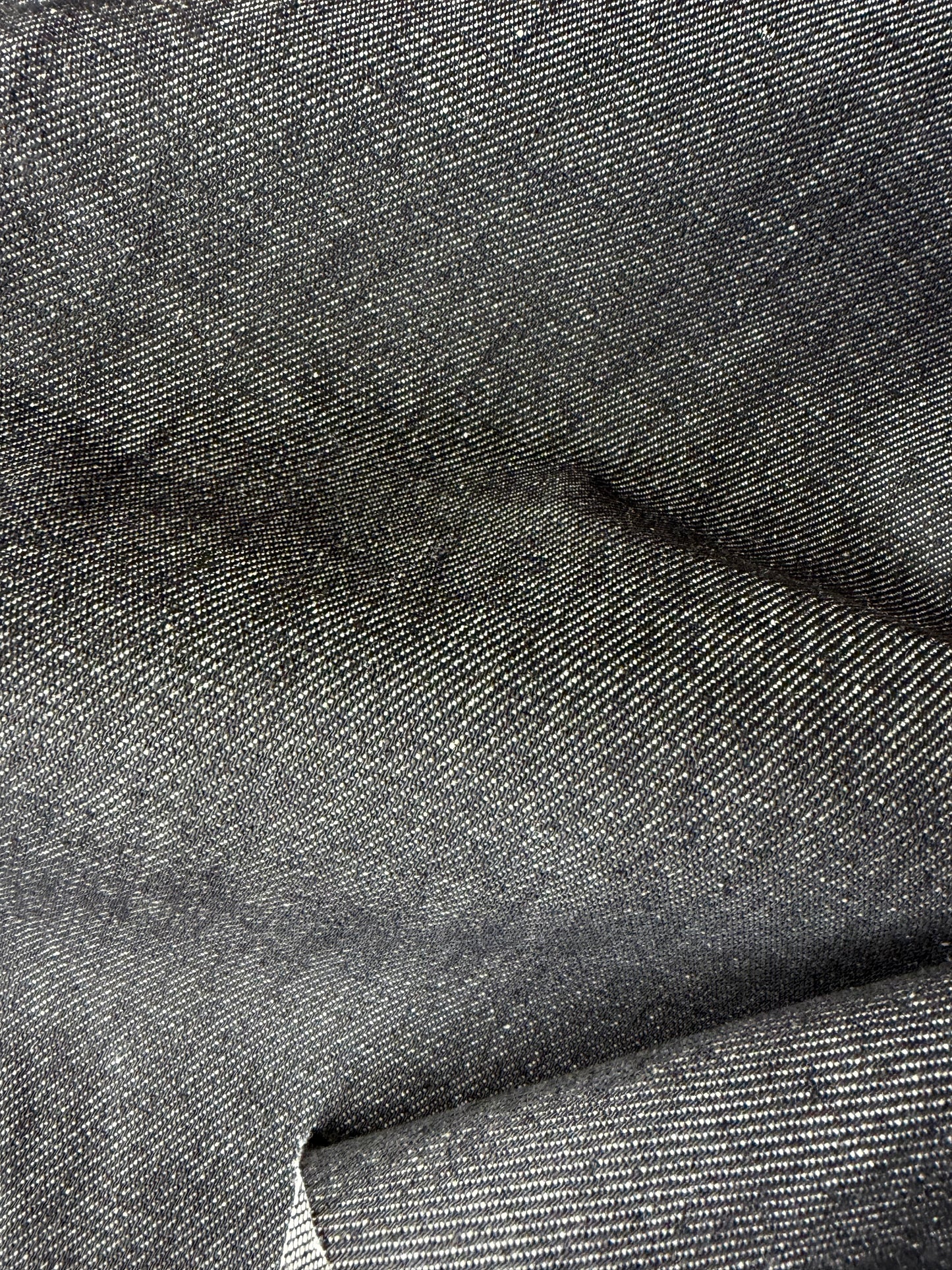 AMI 2.10  indigo raw denim 14 Oz