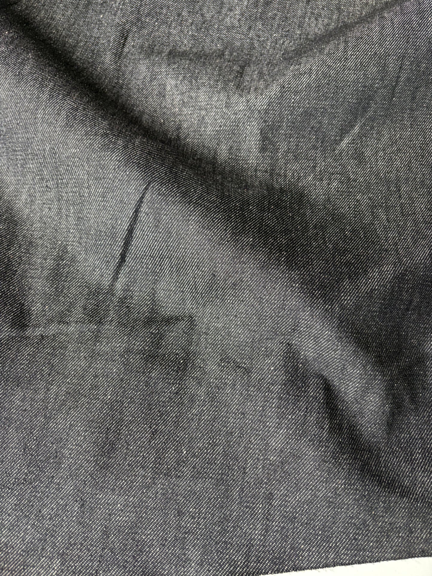 AMI 2.10  indigo raw denim 14 Oz