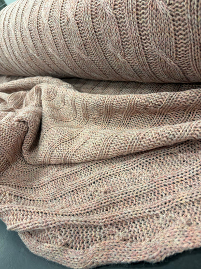 DARIA 015 dusty pink knitted cable 100% wool