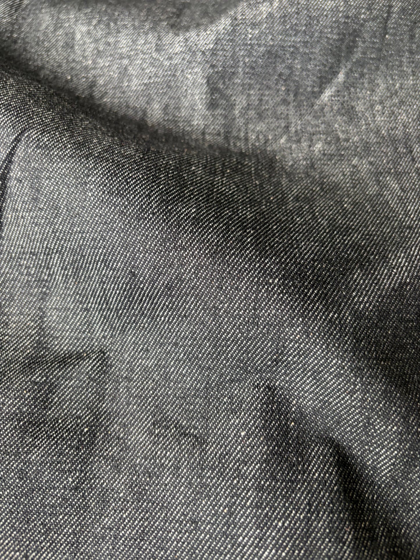 AMI 2.10  indigo raw denim 14 Oz
