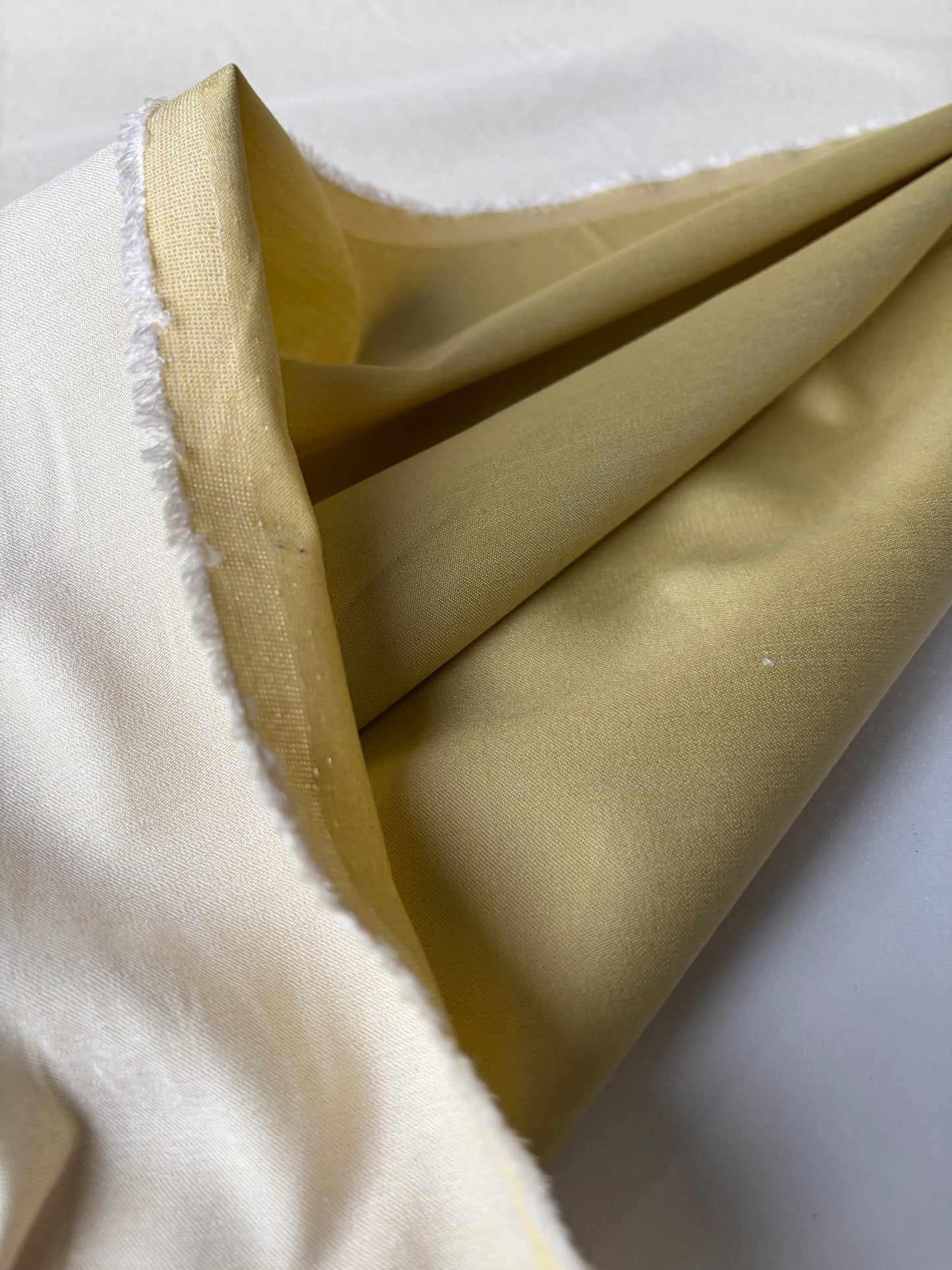 AMI 2.12 banana puree stretch suiting fabric
