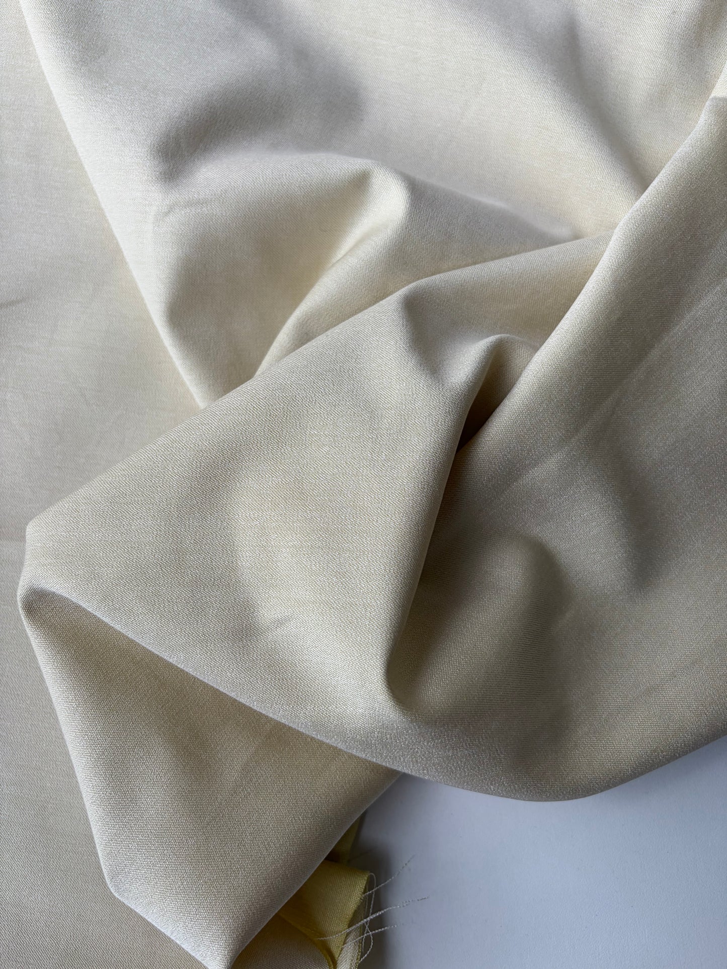 AMI 2.12 banana puree stretch suiting fabric
